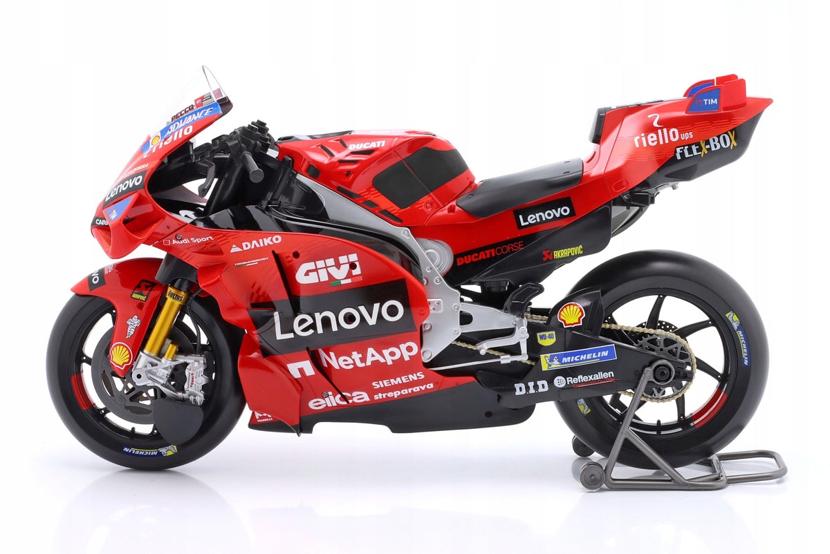 Ducati Desmosedici GP24 Lenovo #1 Francesco Bagnaia MotoGP 2024 Maisto 1:6 Scale Model Manufacturer code M32229