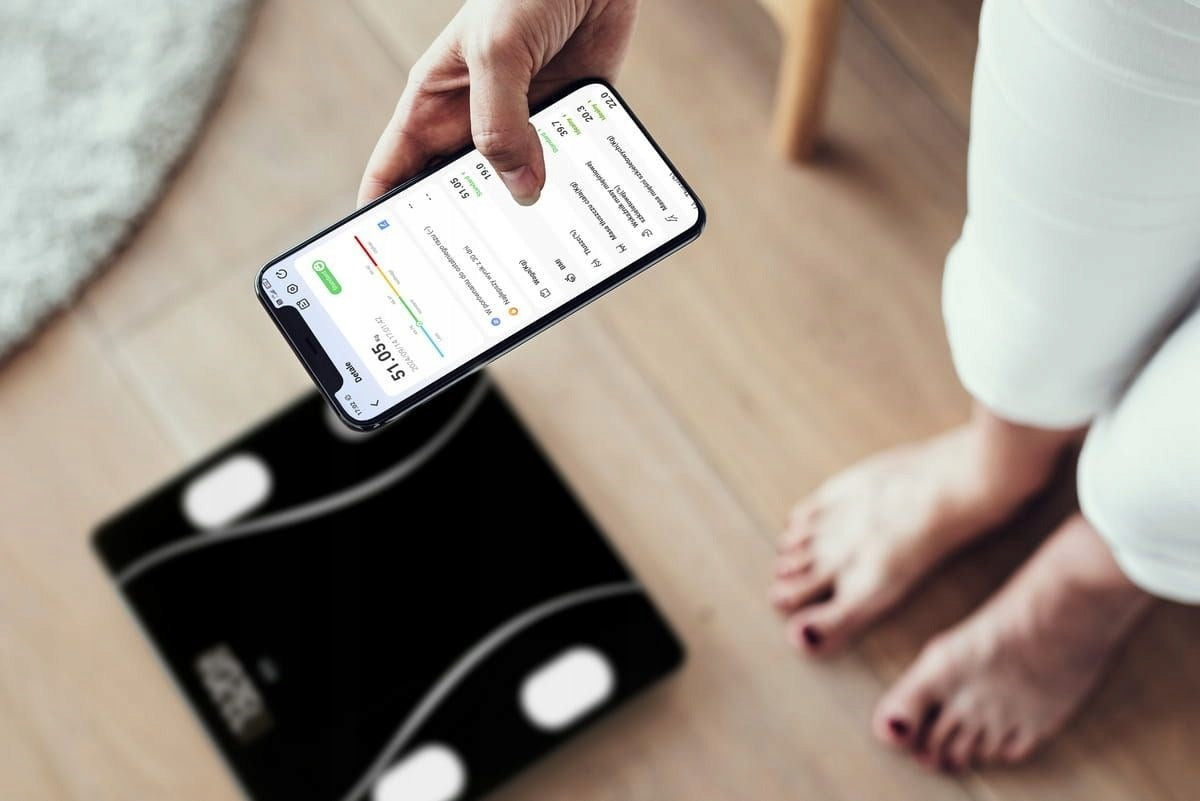 ELDOM INTELLIGENT PERSONAL SCALE TWO610 ILIIE Additional features non-slip base non-slip surface automatic calibration auto power-on automatic shutdown Bluetooth BMI muscle mass smartphone connection measuring muscle mass fat level measurement water level measurement user recognition temperature fat tissue overload indicator low battery indicator measurement memory