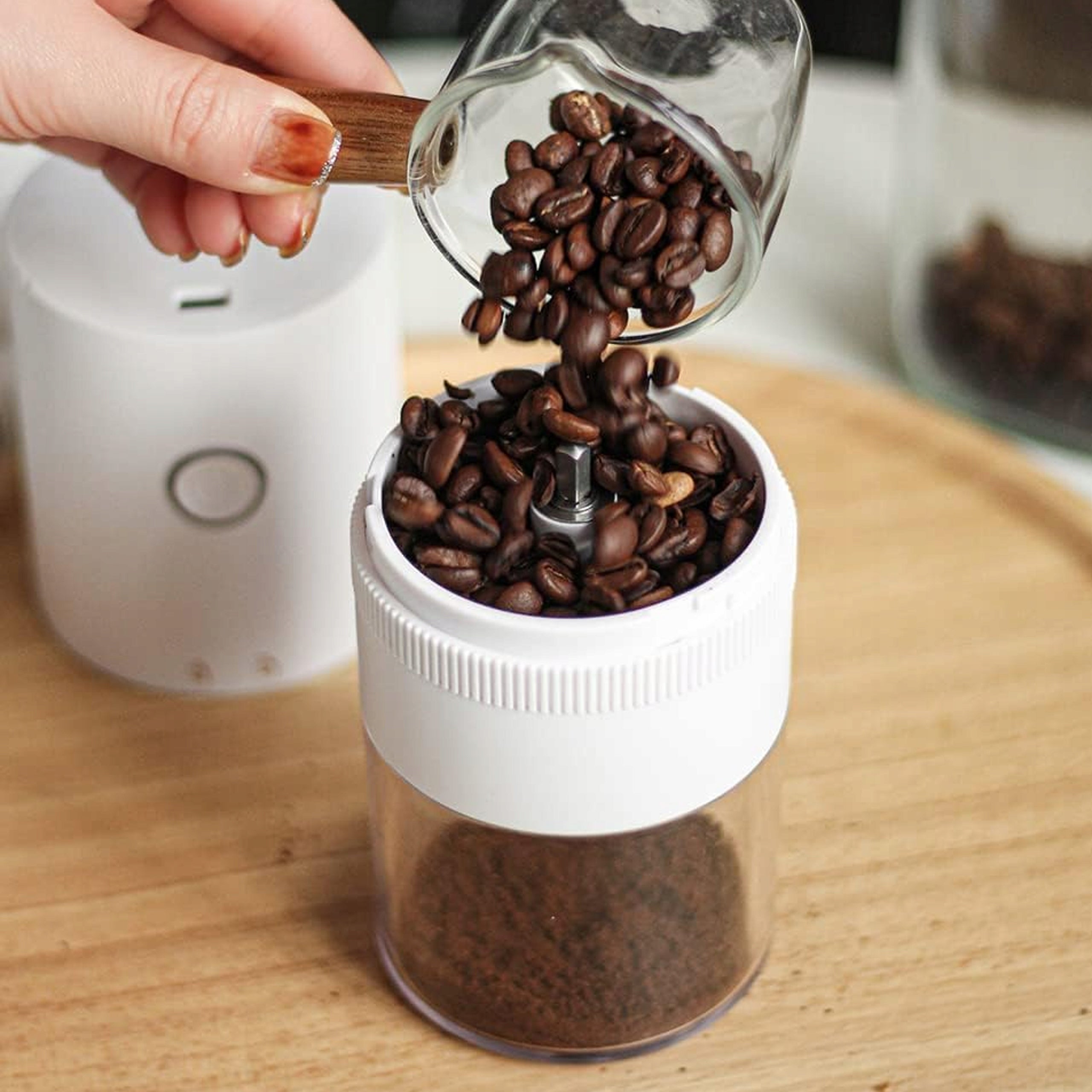 ELECTRIC COFFEE GRINDER CEREAL NUTS STRONG CORDLESS USB FILAMENT Manufacturer code MŁYNEK ELEKTRYCZNY DO KAWY USB 006458