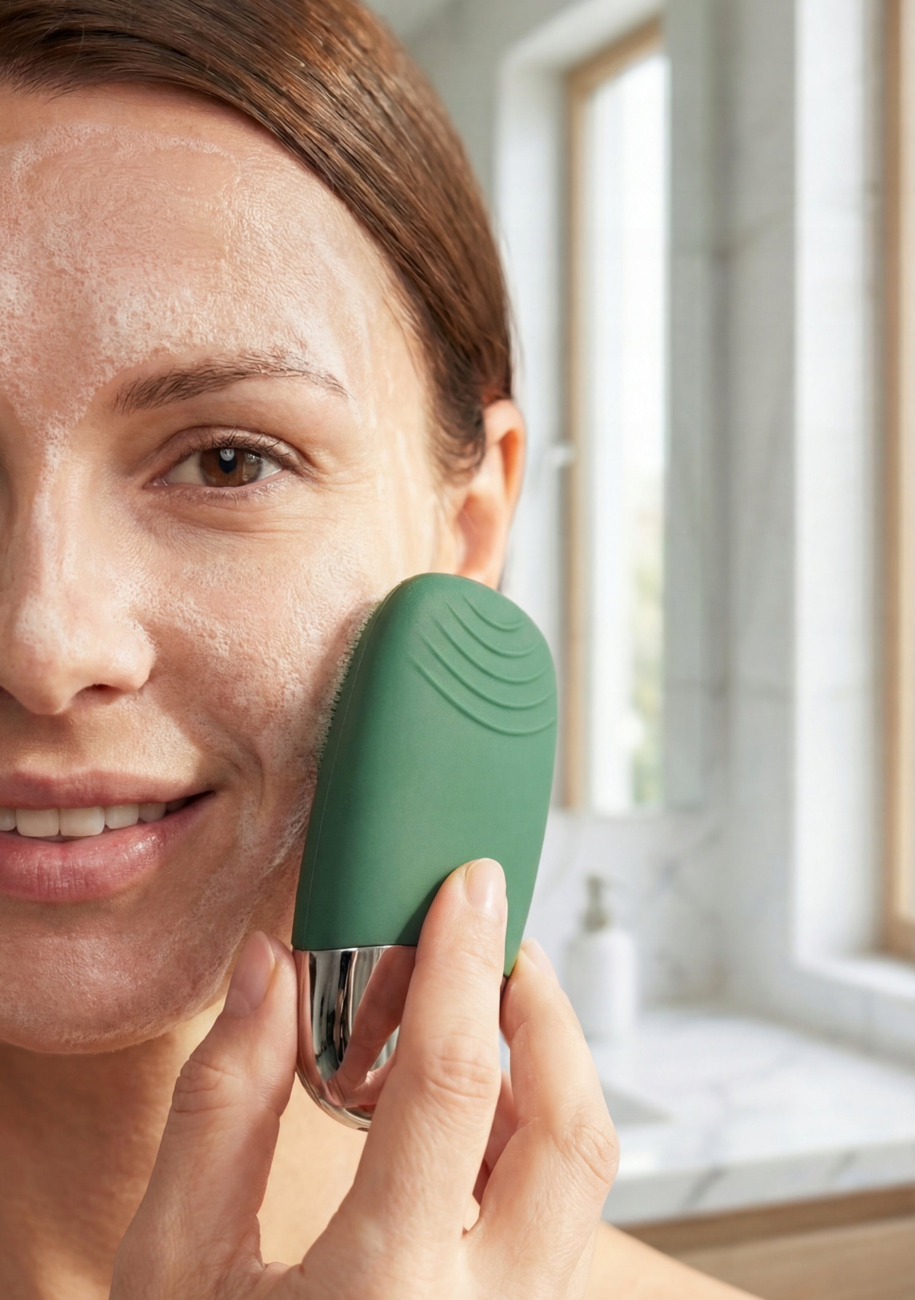ELECTRIC SONIC BRUSH WASHER MASSAGER FACIAL BRUSH GREEN Medical device no
