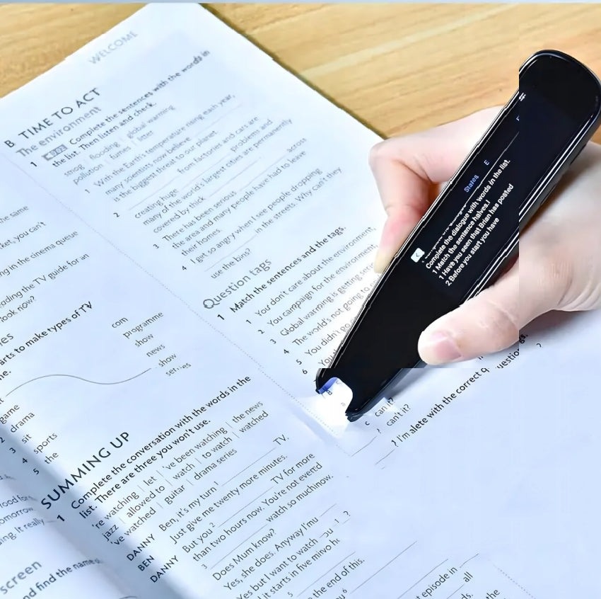 ELECTRONIC LANGUAGE TRANSLATOR PEN TRANSLATOR OF TEXT AND SPEECH 132 LANGUAGES Packaging status original