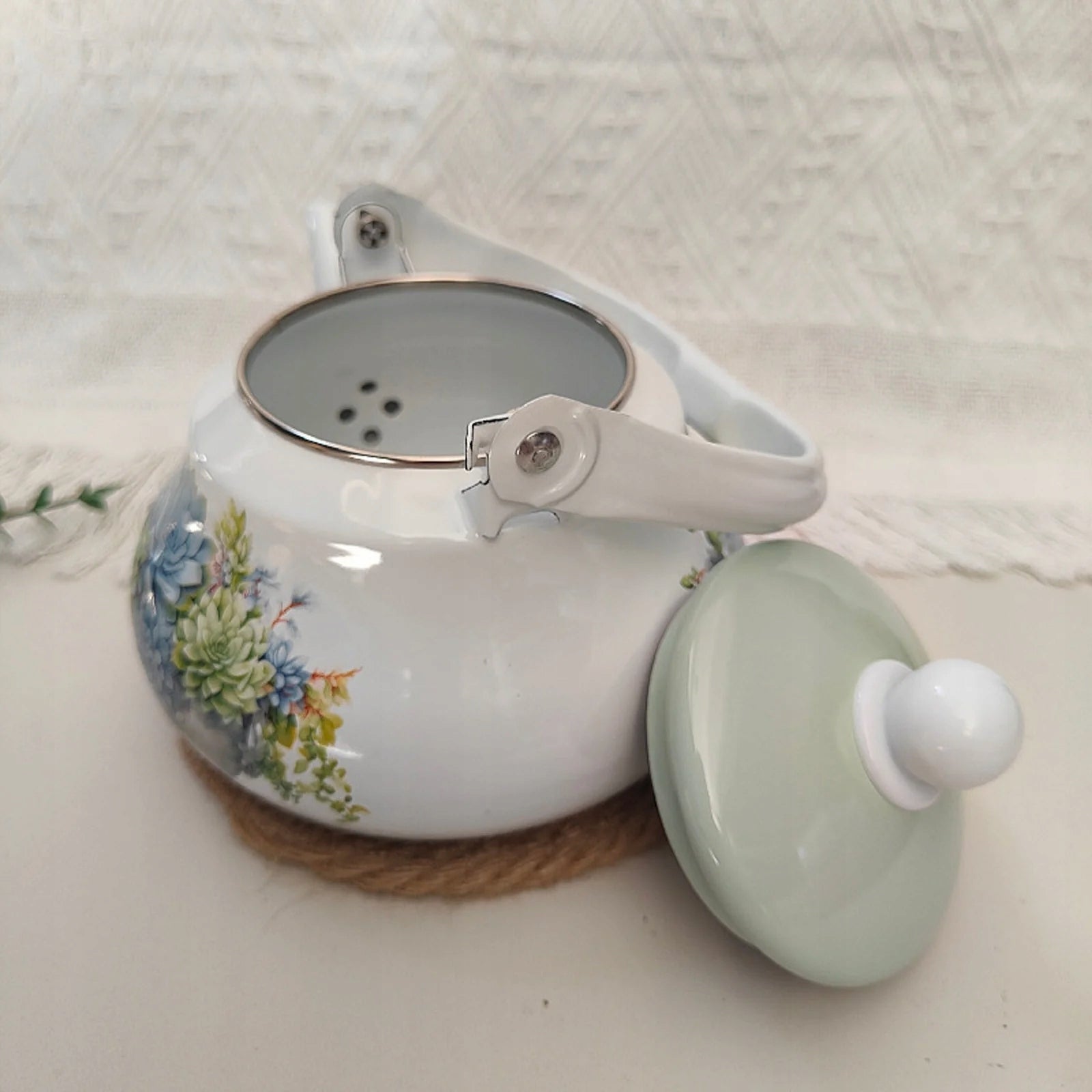 ENAMEL KETTLE 1,5 L – CLASSIC FLORAL DESIGN Manufacturer code 258