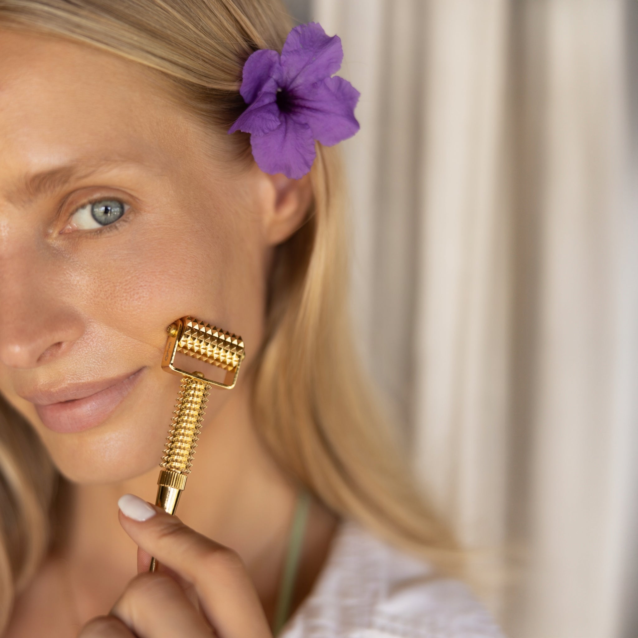 Easy Livin', Gold Derma Roller for Face Massage Brand no brand