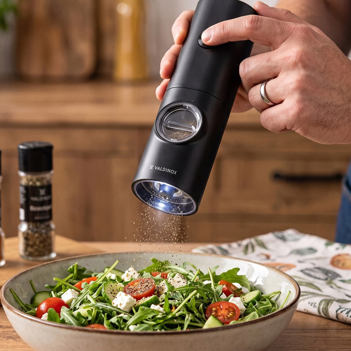 Electric Grinder for Grinding Pepper Salt Spices Adjustable Led Valdinox Packaging status original