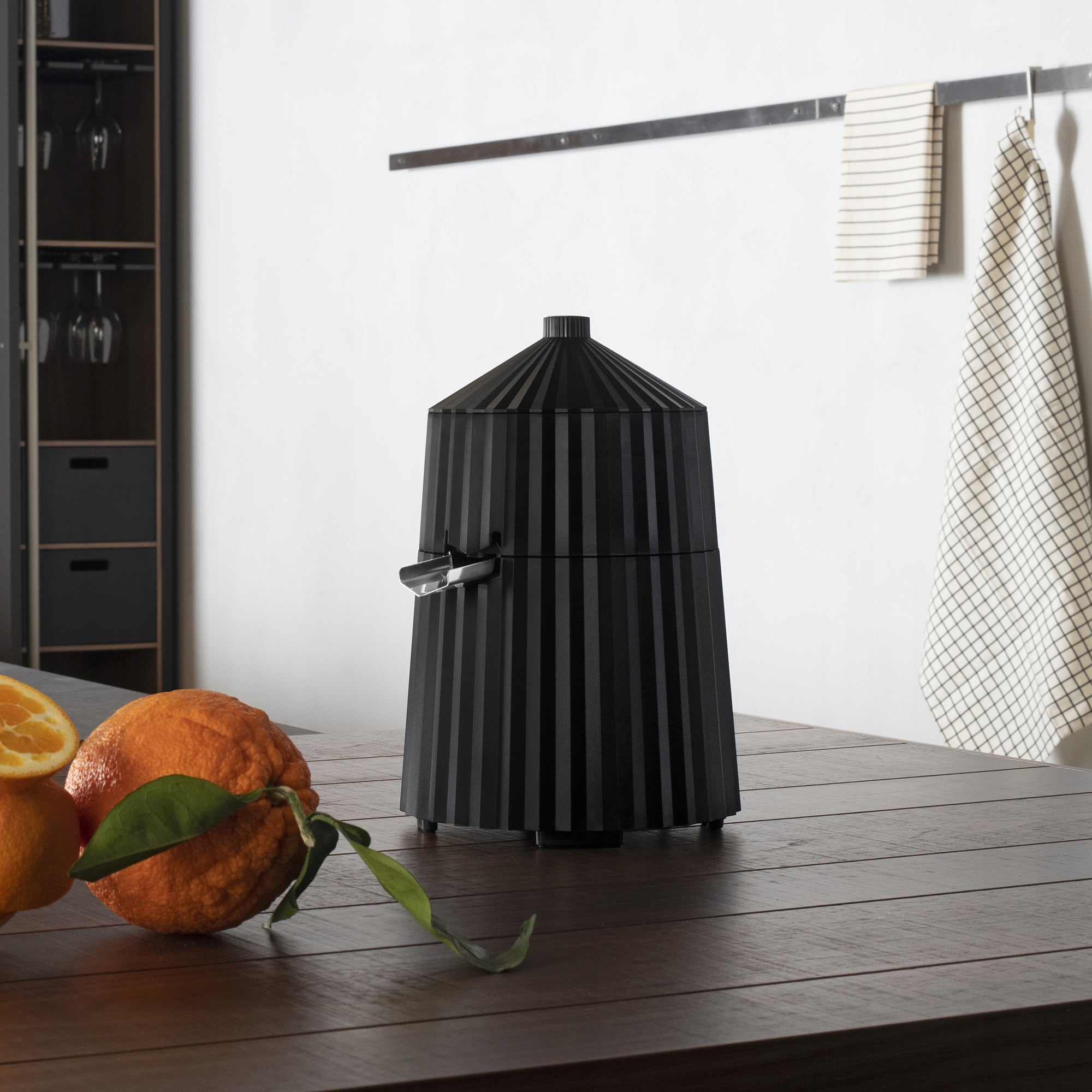 Electric citrus juicer black Plisse Alessi MDL07 B Power rating 80 W