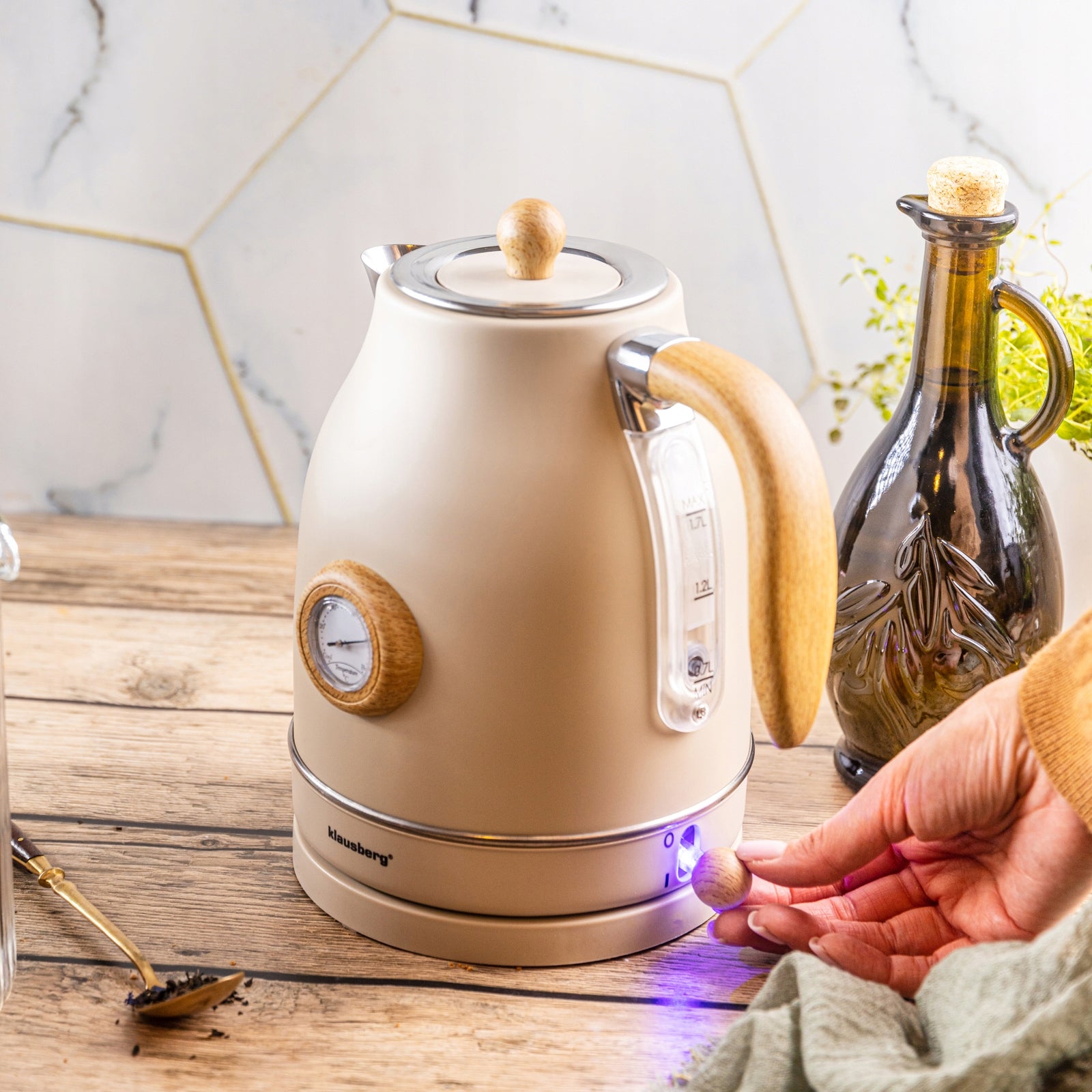 Electric kettle KLAUSBERG KB-9006 1,7L retro with thermometer INOX 304 Packaging status original