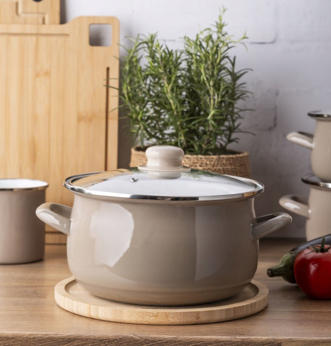 Enamel pot 3,5 l with lid 22 cm induction gas Altom Design taupe Manufacturer code 02050021347