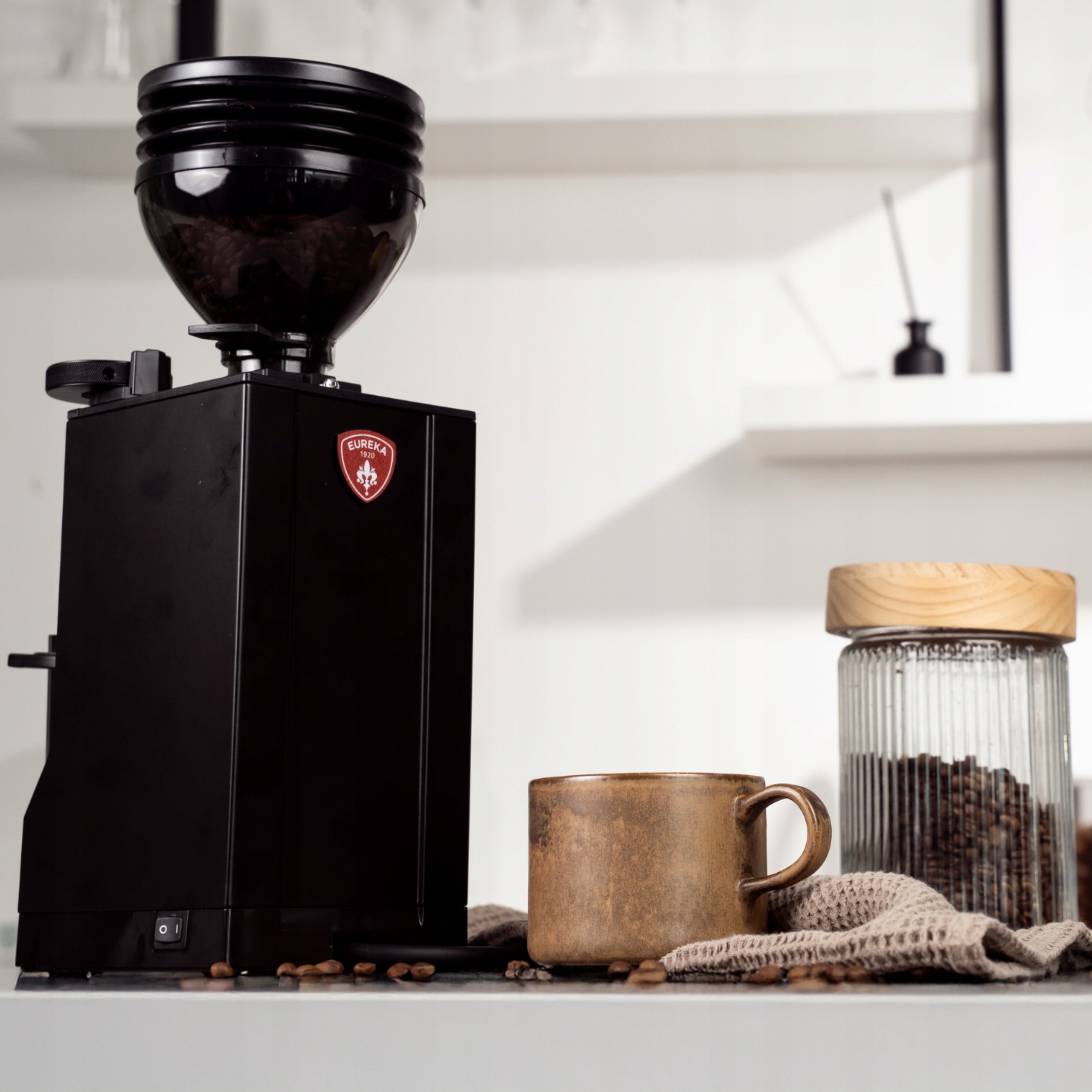 Espresso Coffee Grinder Eureka Mignon Zero 55s 15BL Incandescent Matte Black Dominant color black