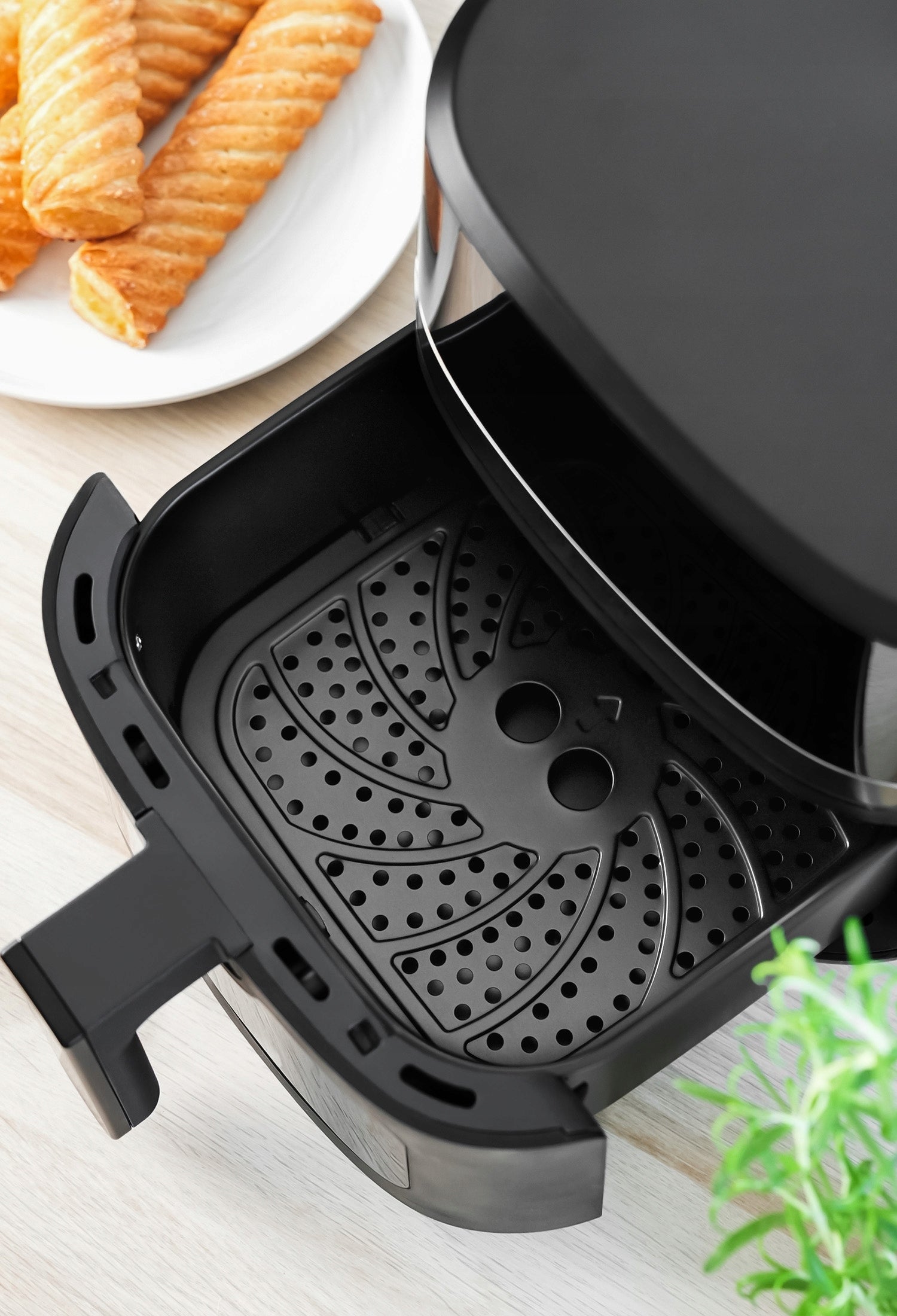 FAT FREE AIR FRYER LARGE 5L AIR FRYER STRONG 1500W MOZANO Bowl volume 5 l
