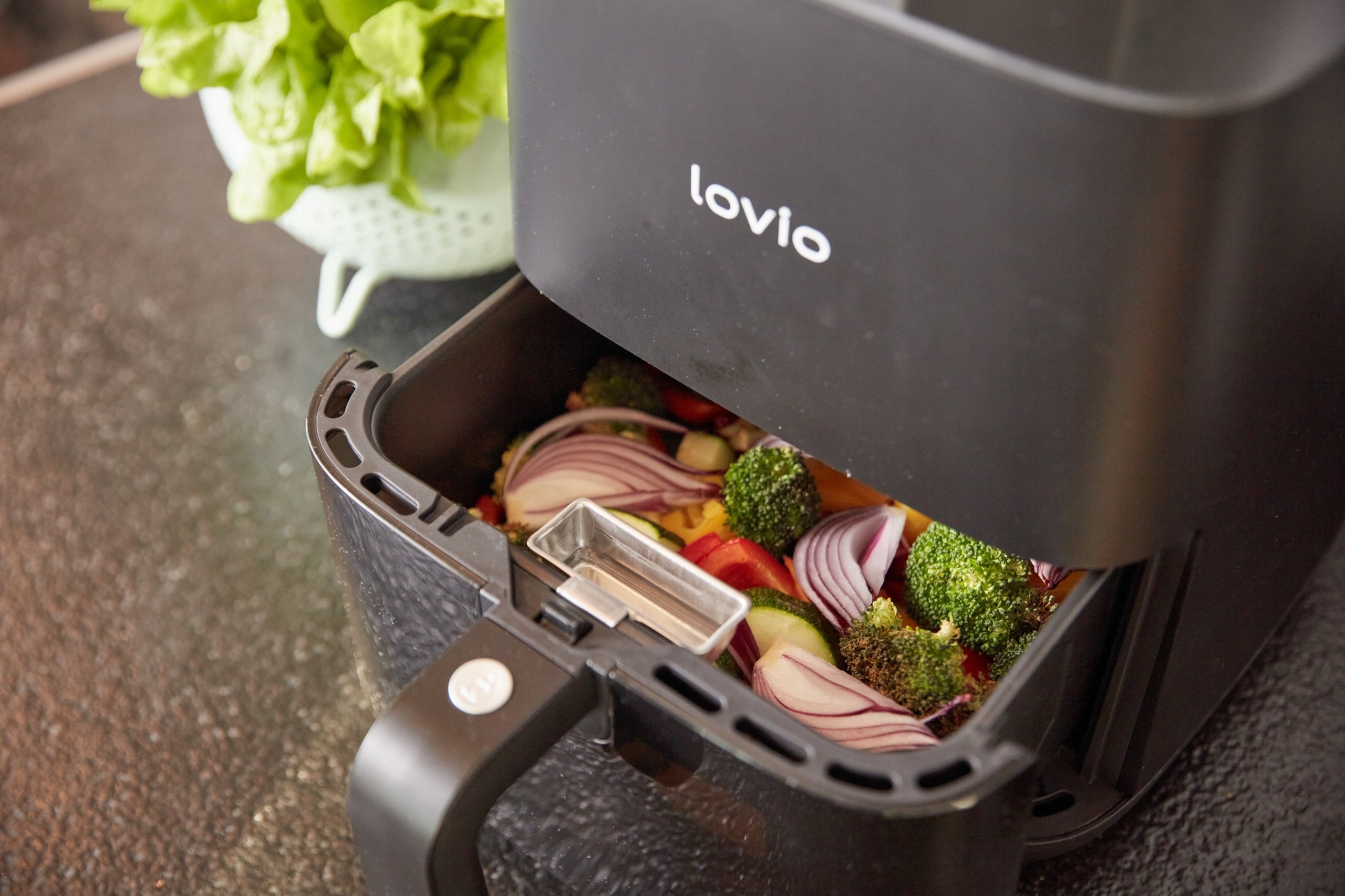 FAT-FREE AIR FRYER LOVIO 5L 1450W 8 PROGRAMS Dominant color black