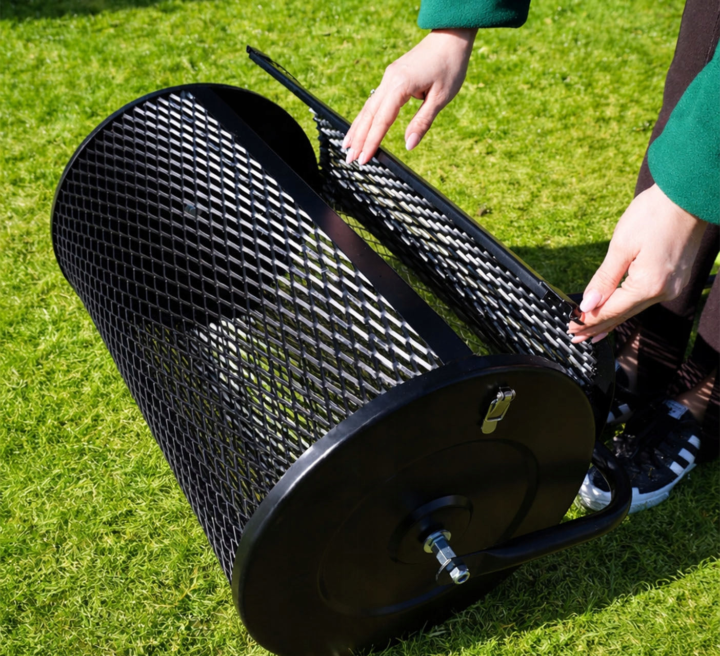 FERTILIZER COMPOST SPREADER PEAT SPREADER MESH GARDEN ROLLER SHAFT Sowing width 66 cm