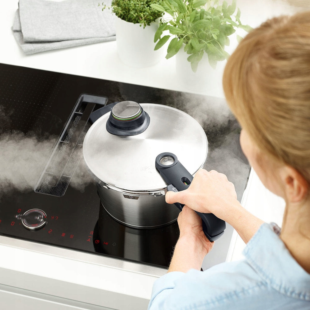 FISSLER Pressure cooker 3,5 l+6 l with perforated insert and glass cover Ø22 cm Capacity 6 l