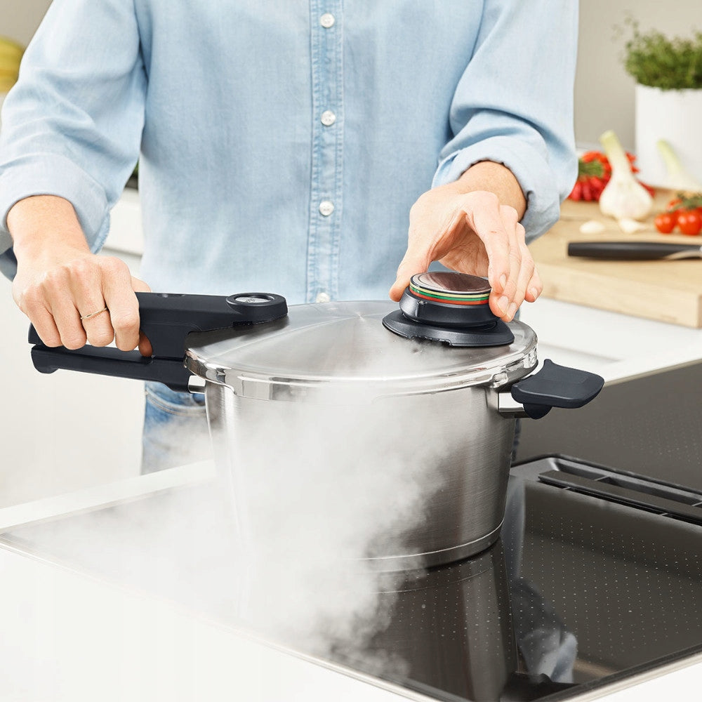 FISSLER - Vitavit - Pressure cooker 6 l + 2,5 l with perforated cartridge - Ø22 cm Capacity 6 l