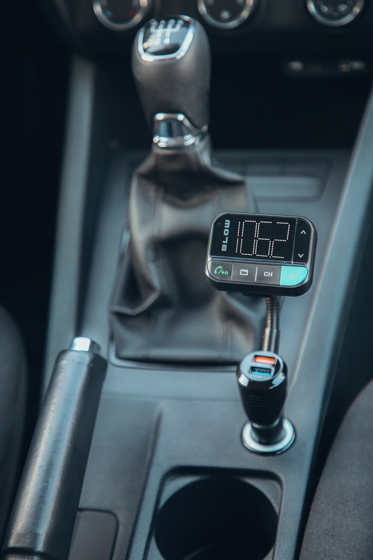 FM BLUETOOTH TRANSMITTER 5.0 SD QC 3xUSB SIRI/GOOGLE HANDSFREE Brand Blow