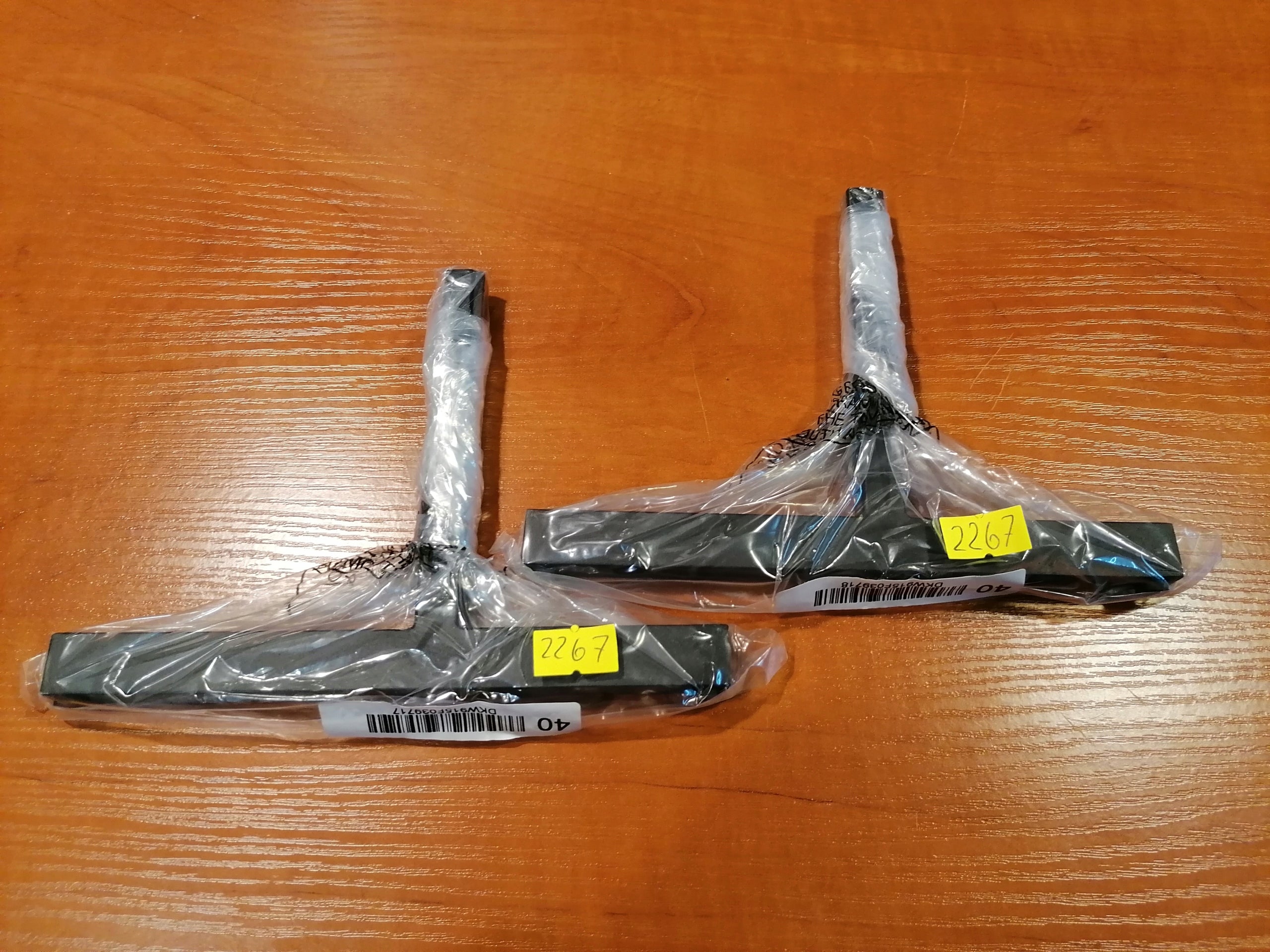 Feet, feet for TV Panasonic TX-40JXW834 Manufacturer code Stopki do telewizora