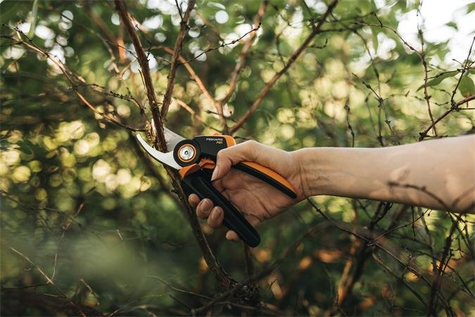 Fiskars X-series M P921 Garden scissor cutter 1057173 Product weight with unit packaging 0.25 kg