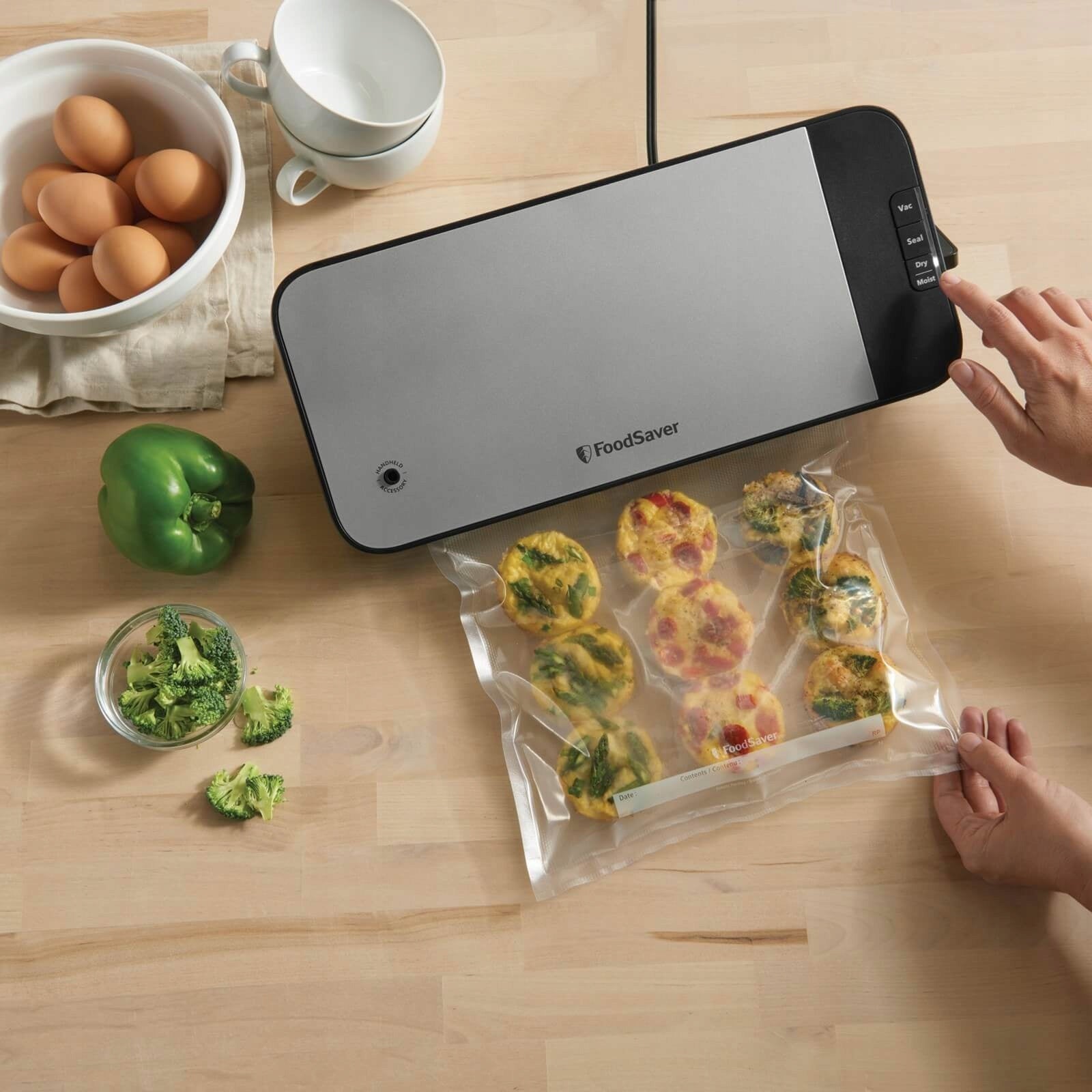 FoodSaver vacuum sealer for food. Foil sealer - set Power 110 W