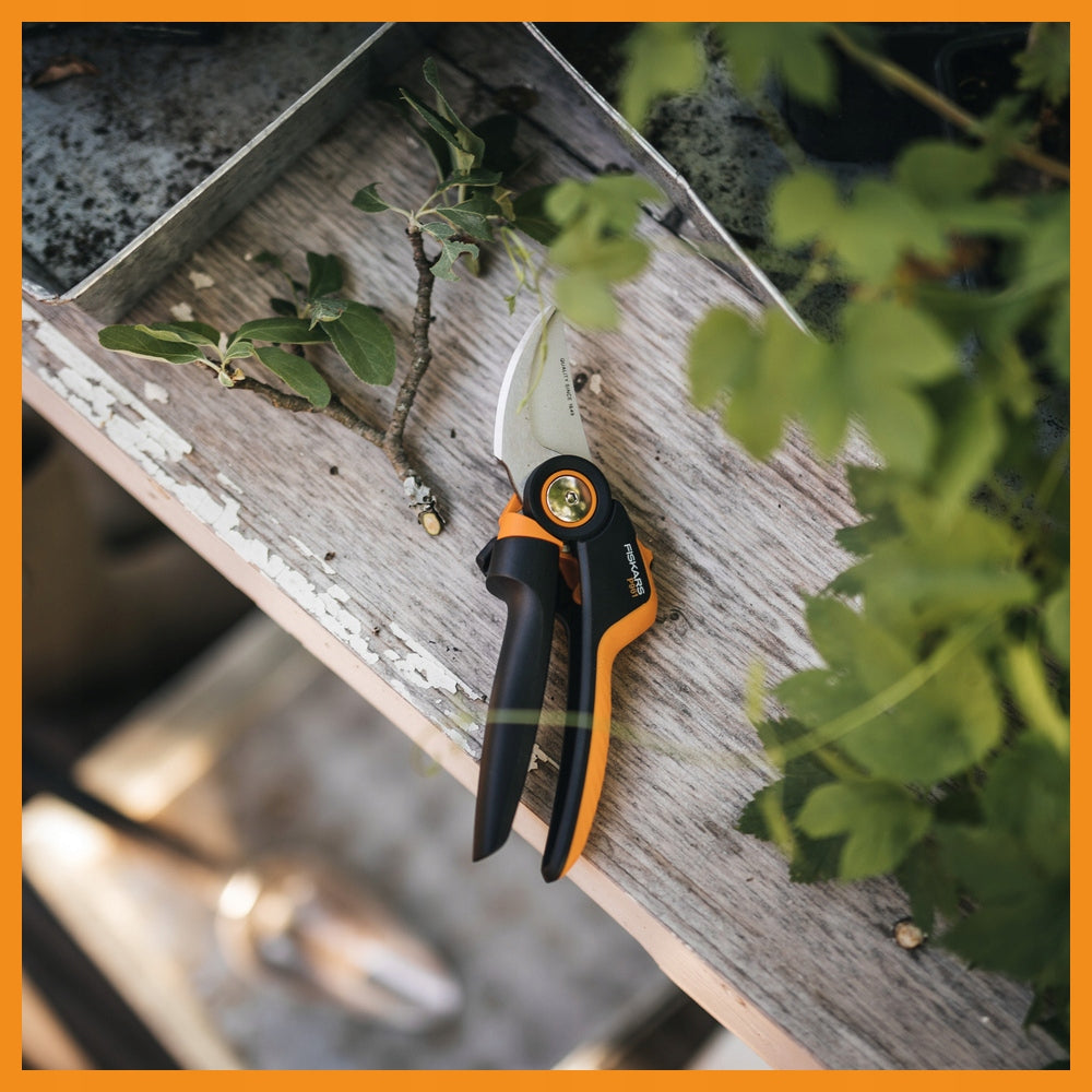 GARDEN PRUNING SHEAR MANUAL FOR SHRUB FLOWER BRANCHES FISKARS L P961 Maximum cut branch thickness 26 mm