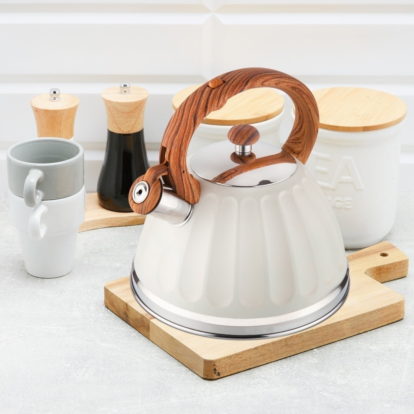 GAS KETTLE INDUCTION Traditional with WHISTLE Konighoffer Rivo cream 3 l Packaging status original