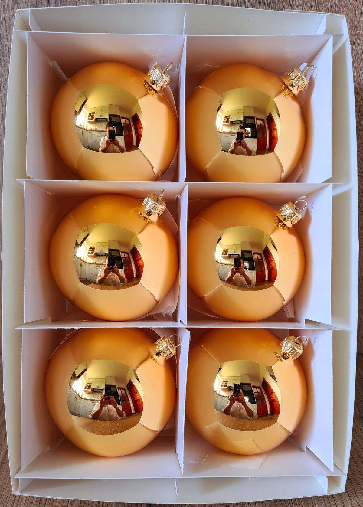 GLASS CHRISTMAS BALLS GLASS GOLD MIRROR 10 cm. Manufacturer code B100/6/ZL