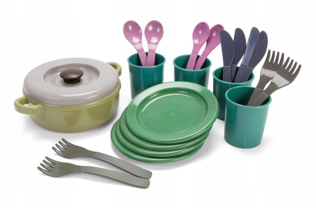 GREEN BEAN Recycled Dinnerware Set