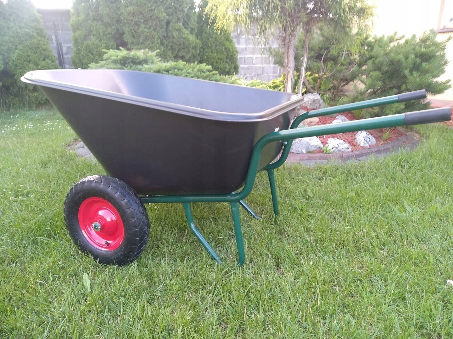 Garden wheelbarrow two-wheeled cradle feed trolley JAPANESE 350L PLASTIC Kind wheelbarrow
