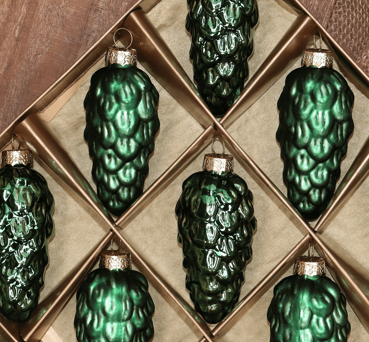 Glass cones green 9cm- 9 pieces in gold packaging Brand Emized