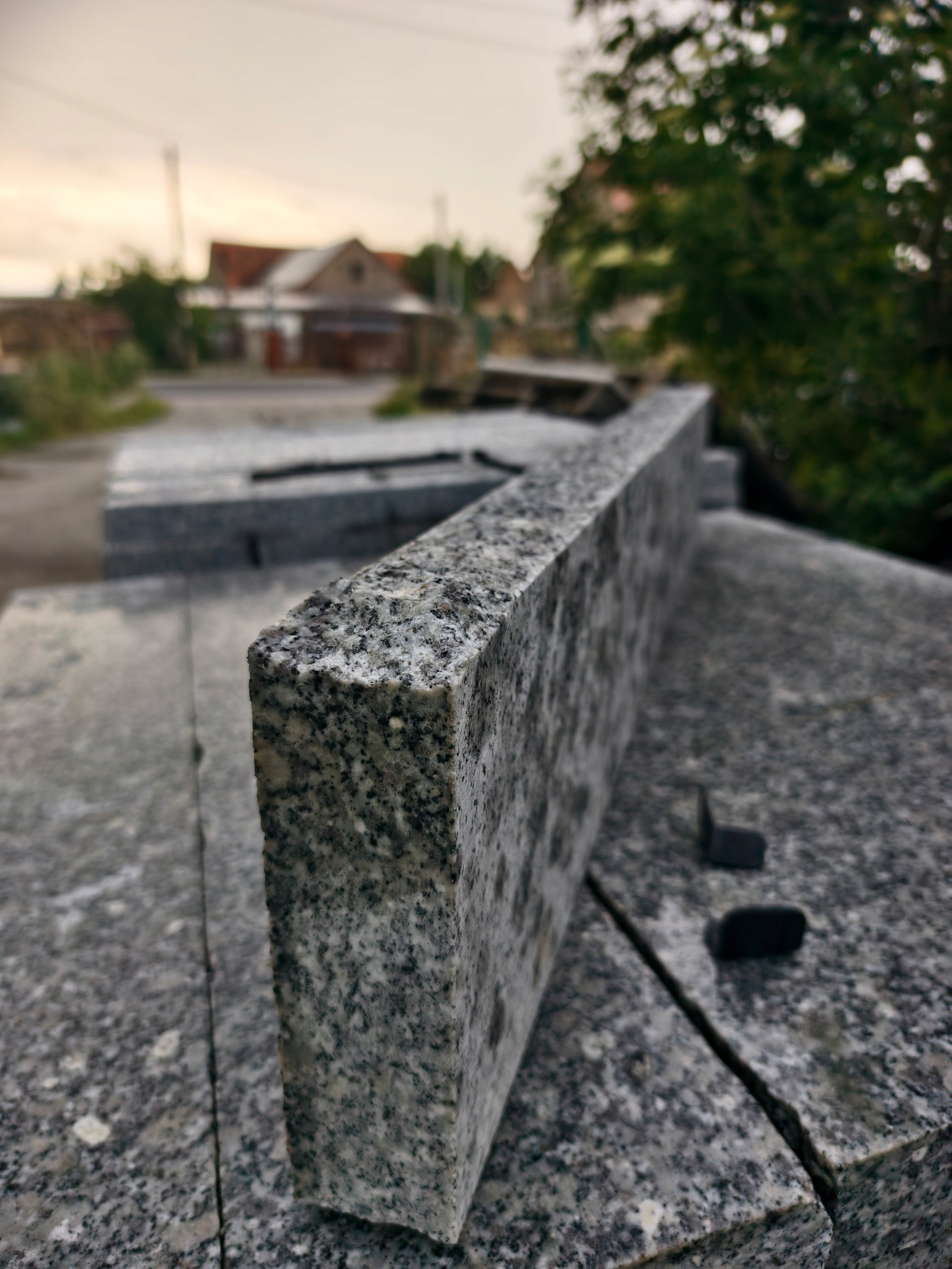 Granite edging cut split Polish 100x20x6 cm