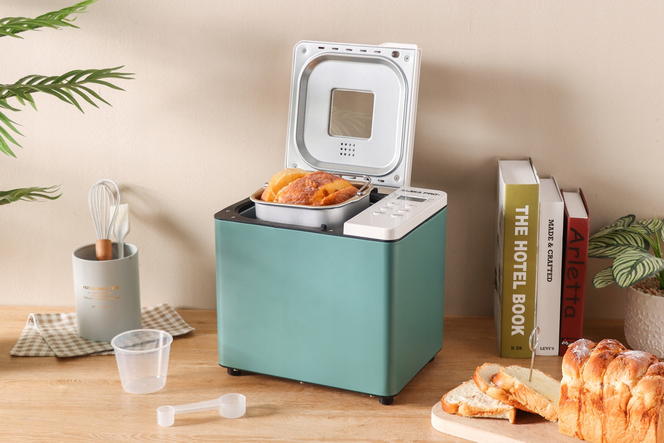 Green Bread Maker 550w Functions automatic mixing
