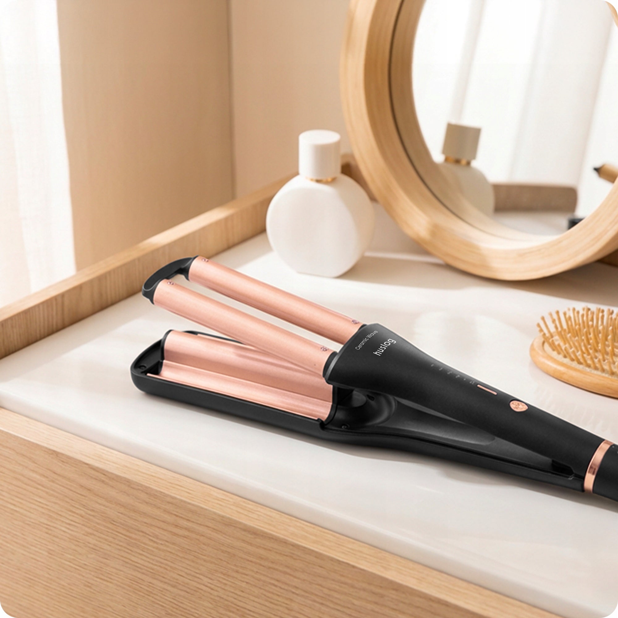 HAIR INVERTER CURLING IRON TRADITIONAL WAVES CURLS BLACK AND GOLD Manufacturer code HUS1083