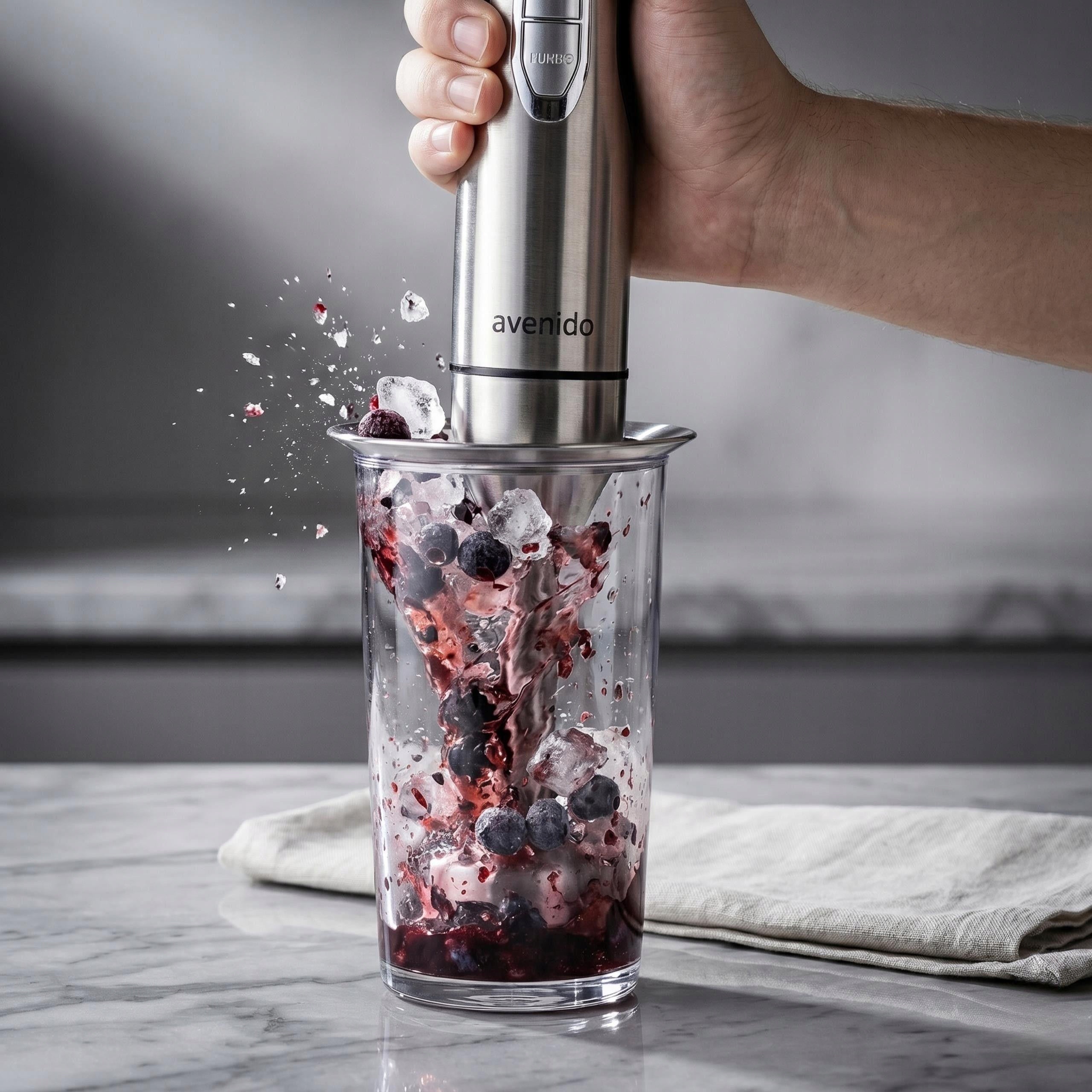 HAND BLENDER 1800W 21 SPEED TITANIUM BLADES SMOOTH ADJUSTMENT BPA FREE Model Blender ręczny 1800W BPA free avenido av4637