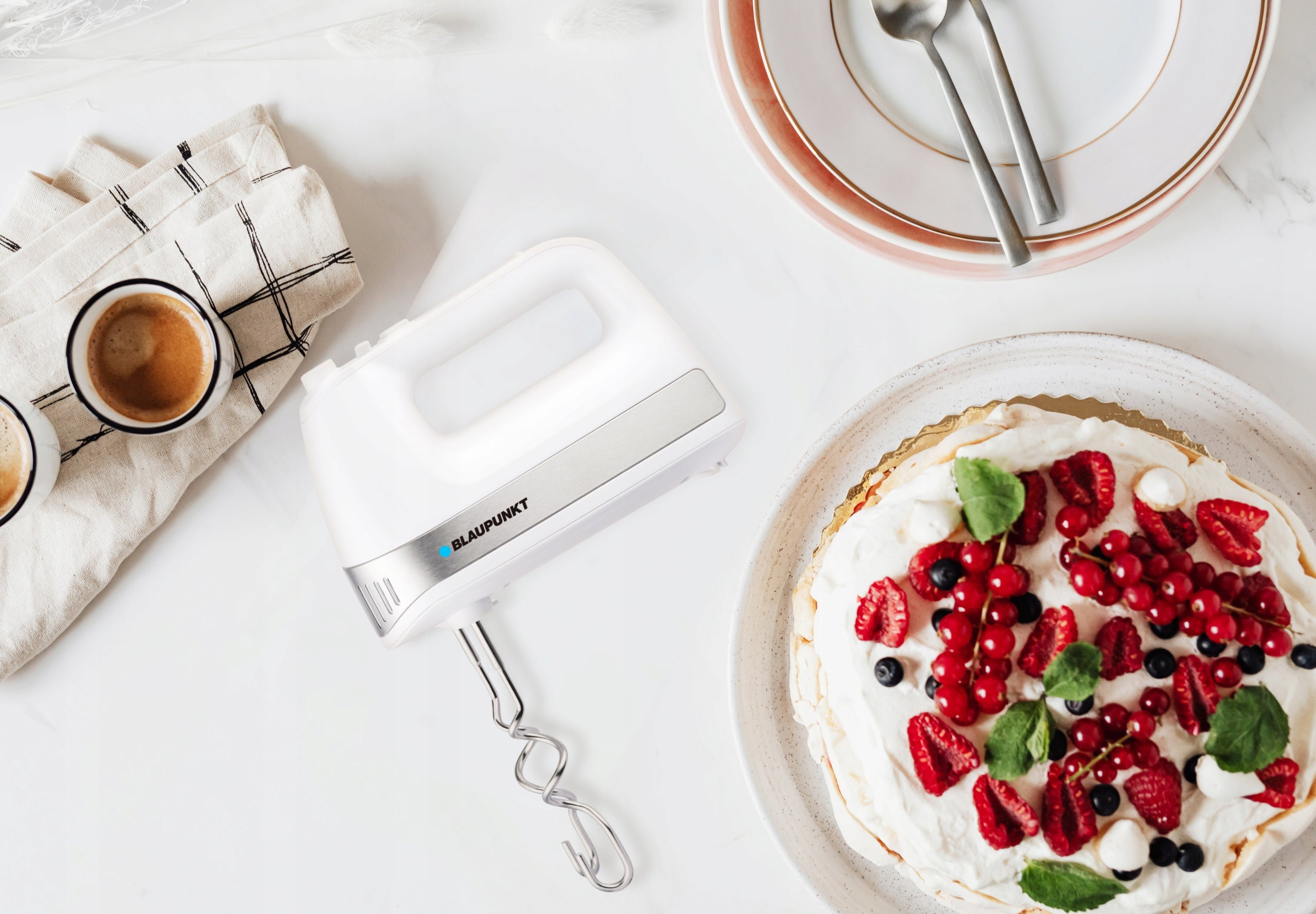 HAND MIXER BLAUPUNKT 750W 5 SPEED FAST WHIPPING WHITE Brand Blaupunkt