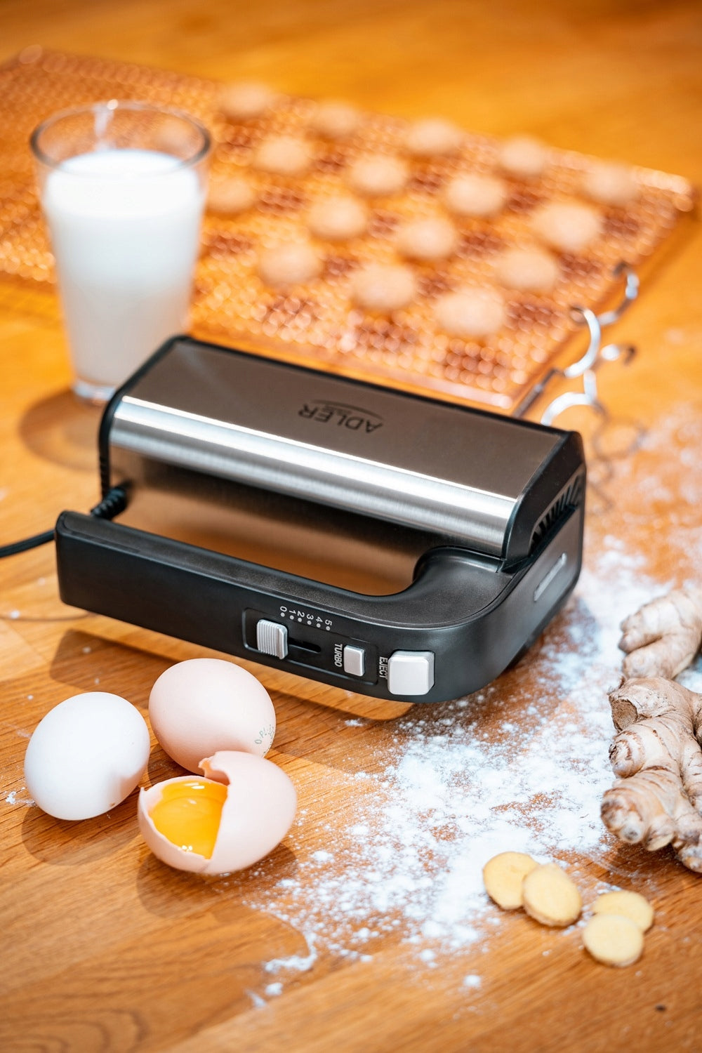HAND MIXER FOOD PROCESSOR TURBO POWER 800W 5 SPEED 4 TIPS INOX LED Manufacturer code Mikser ręczny robot kuchenny 800W 4225