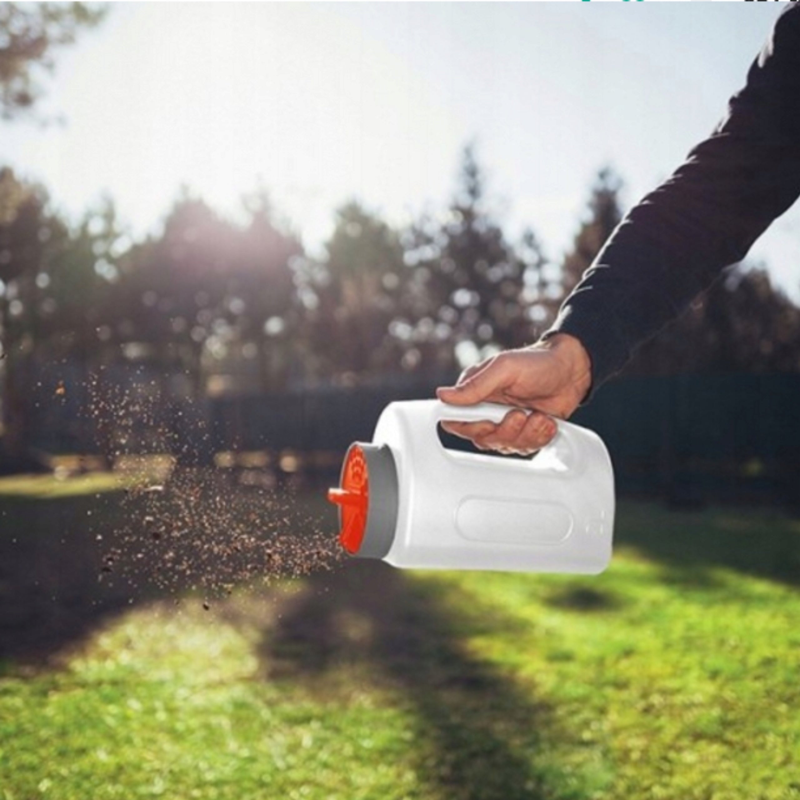 HANDHELD GARDEN SEEDER SPREADER FOR SEEDS AND FERTILIZER - STURDY AND STRONG, 2L CAPACITY Manufacturer code Ręczny rozsiewacz do nawozu trawy granulatu