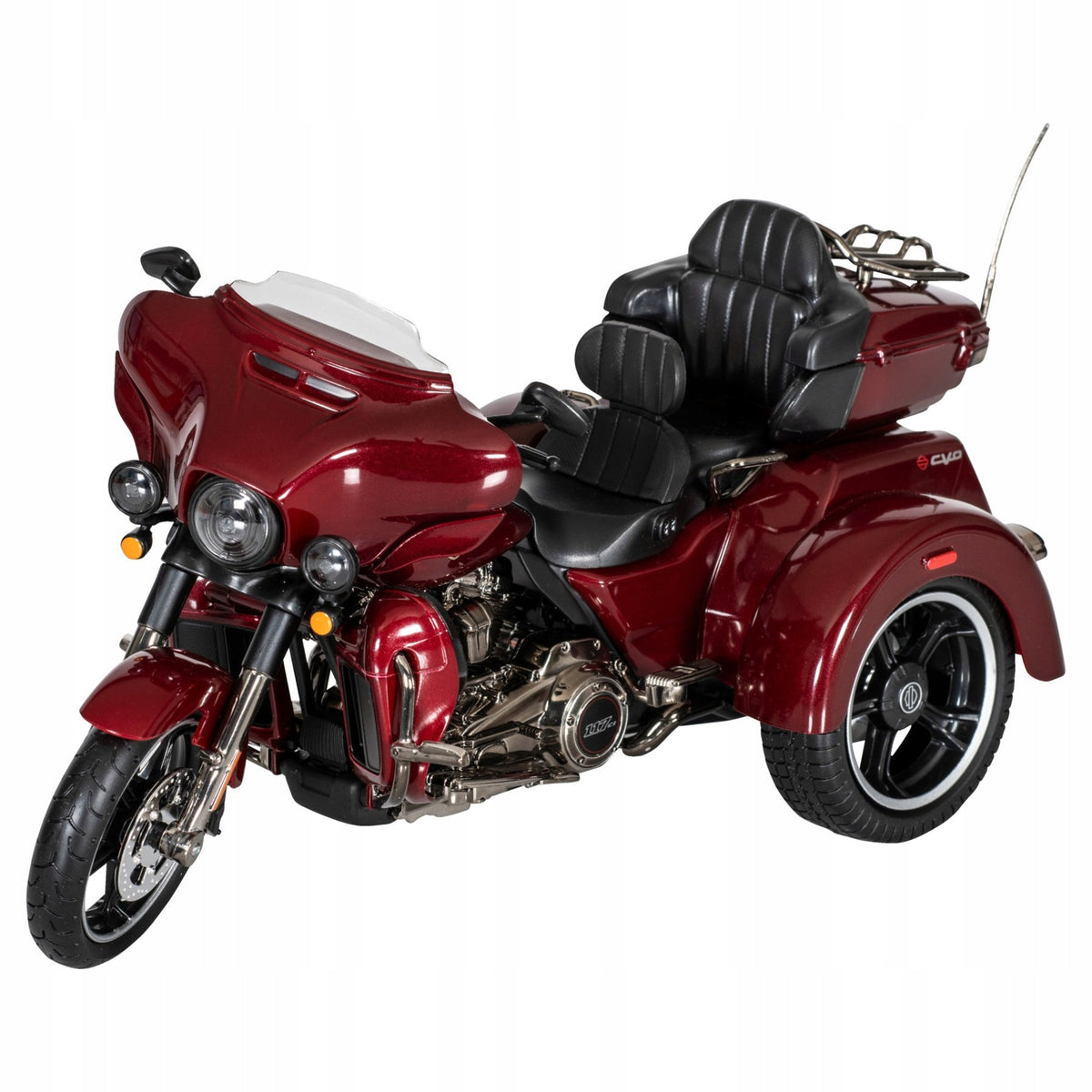 HARLEY DAVIDSON 2021 CVO TRI GLIDE 1:12 SCALE MODEL MAISTO EAN (GTIN) 5906076250200