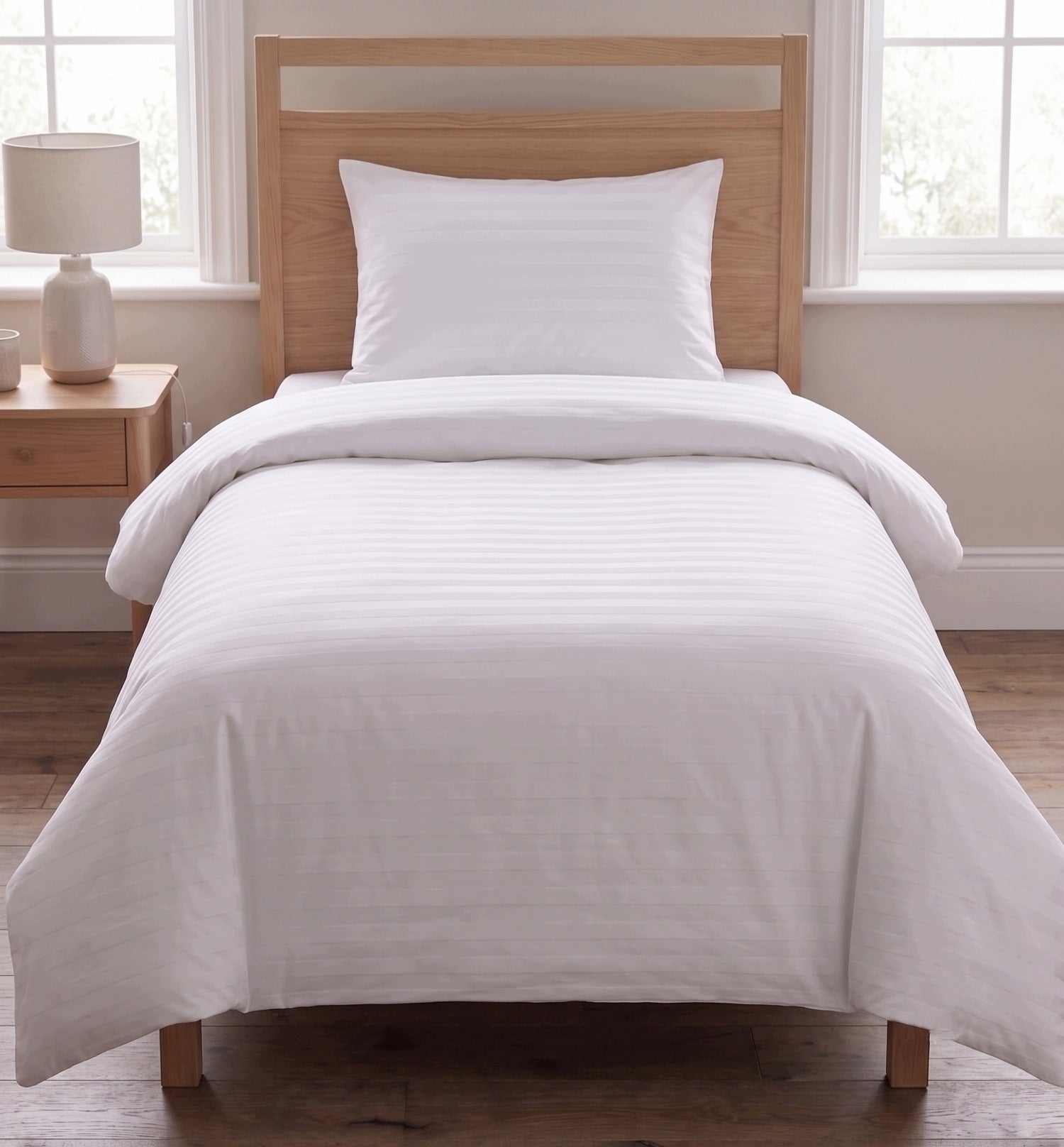HOTEL BEDDING WITH STRIPES DAMASK 140x200 1xCOVER 70x80 WHITE STRIPES 1 CM Length of comforter cover 200 cm