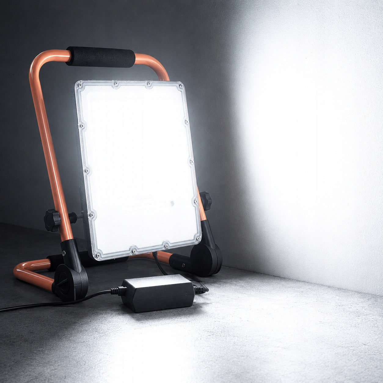 Halogen LED Construction Working 300W Floodlight Portable Rechargeable Tripod Manufacturer code 9065