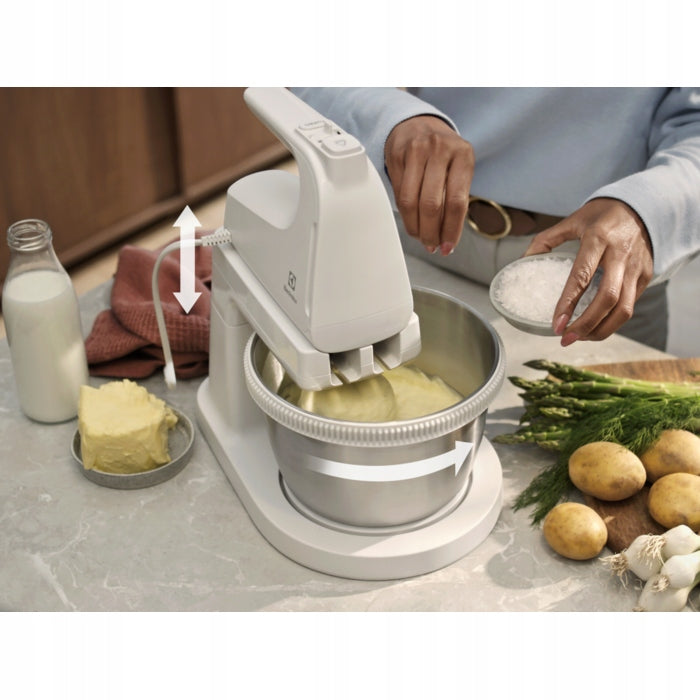 Hand mixer Electrolux ESM4B Dominant color black