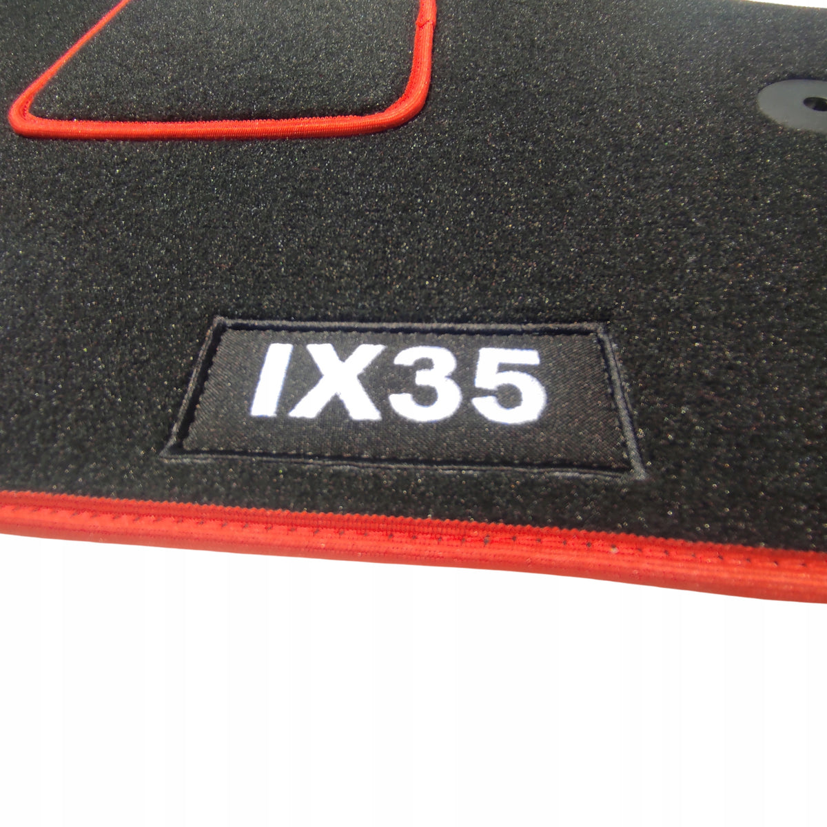 Hyundai ix35 2010-2015r. Rugs VELOUR mats for car wipers EMBROIDERY R EAN (GTIN) 5905562399386
