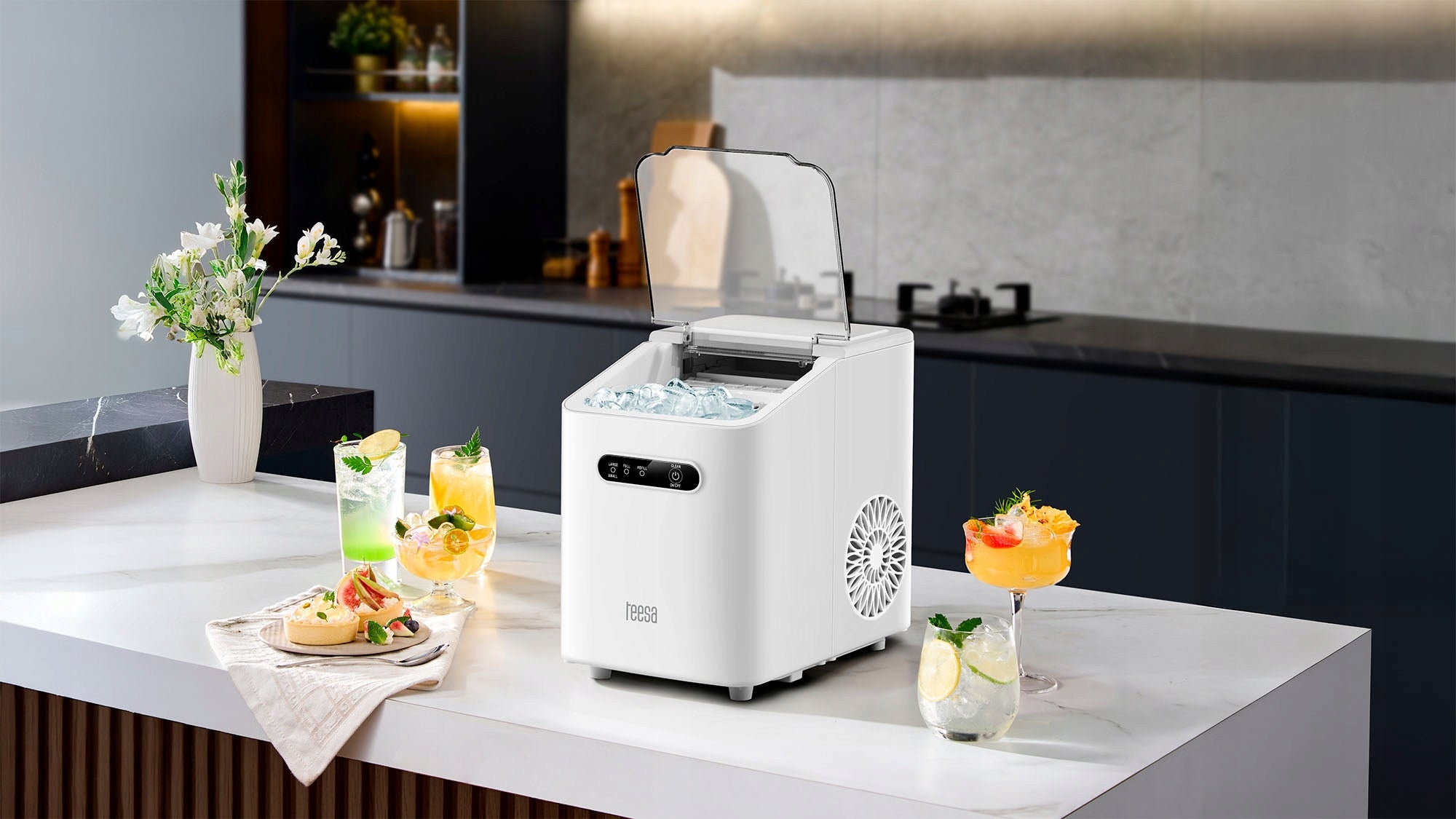 Ice maker Teesa EASY ICE 11kg ice 1L 110W two types of cubes Manufacturer code TSA5009
