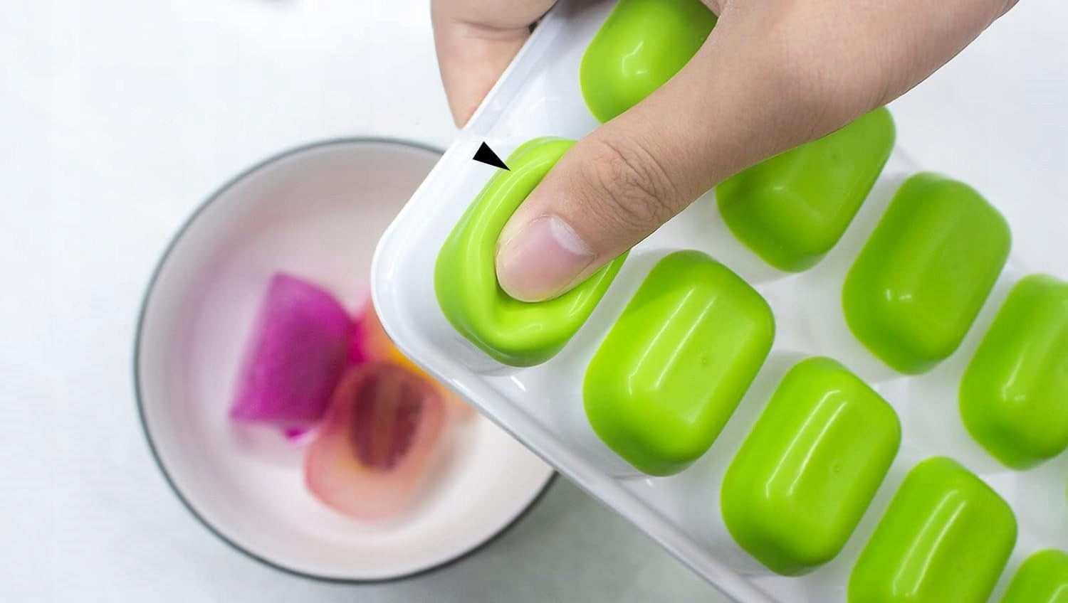 Ice tray with lid and container 4 pieces DOQAUS Brand Doqaus