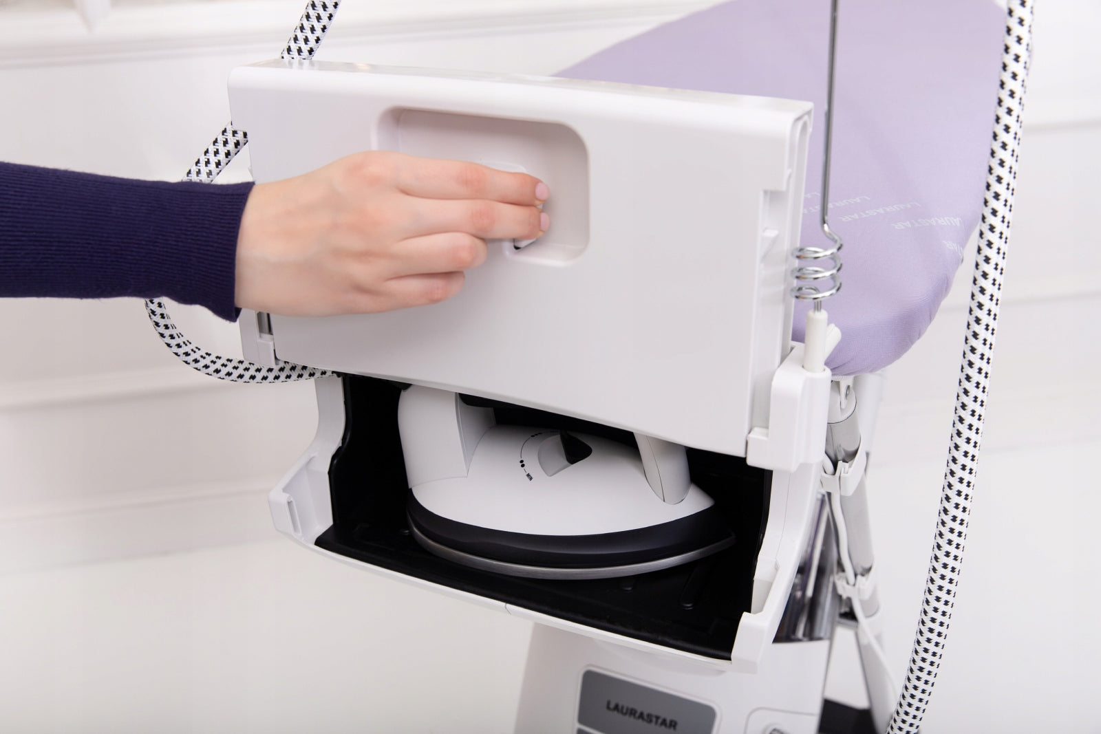 Iron with ironing system Active Board LAURASTAR S Pure Xtra Brand Laurastar