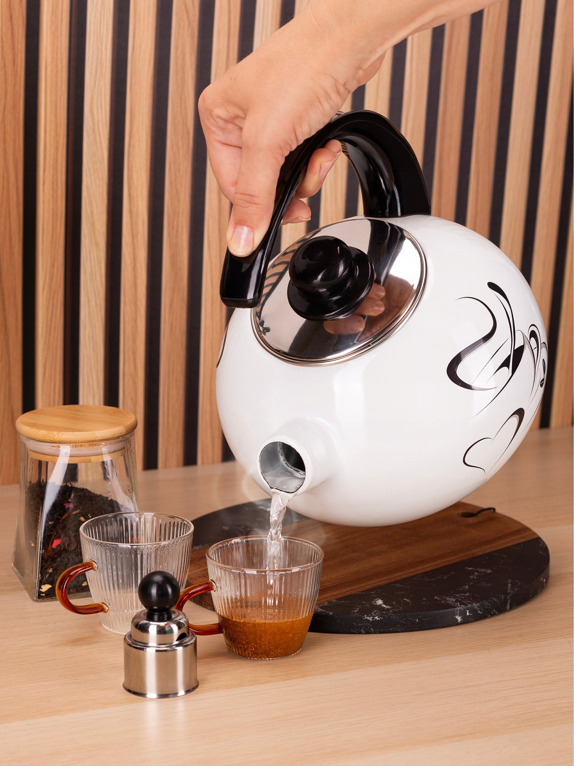 KETTLE TRADITIONAL ENAMELLED GAS INDUCTION STEEL 2,5 L KAMILLE Manufacturer code KM1036