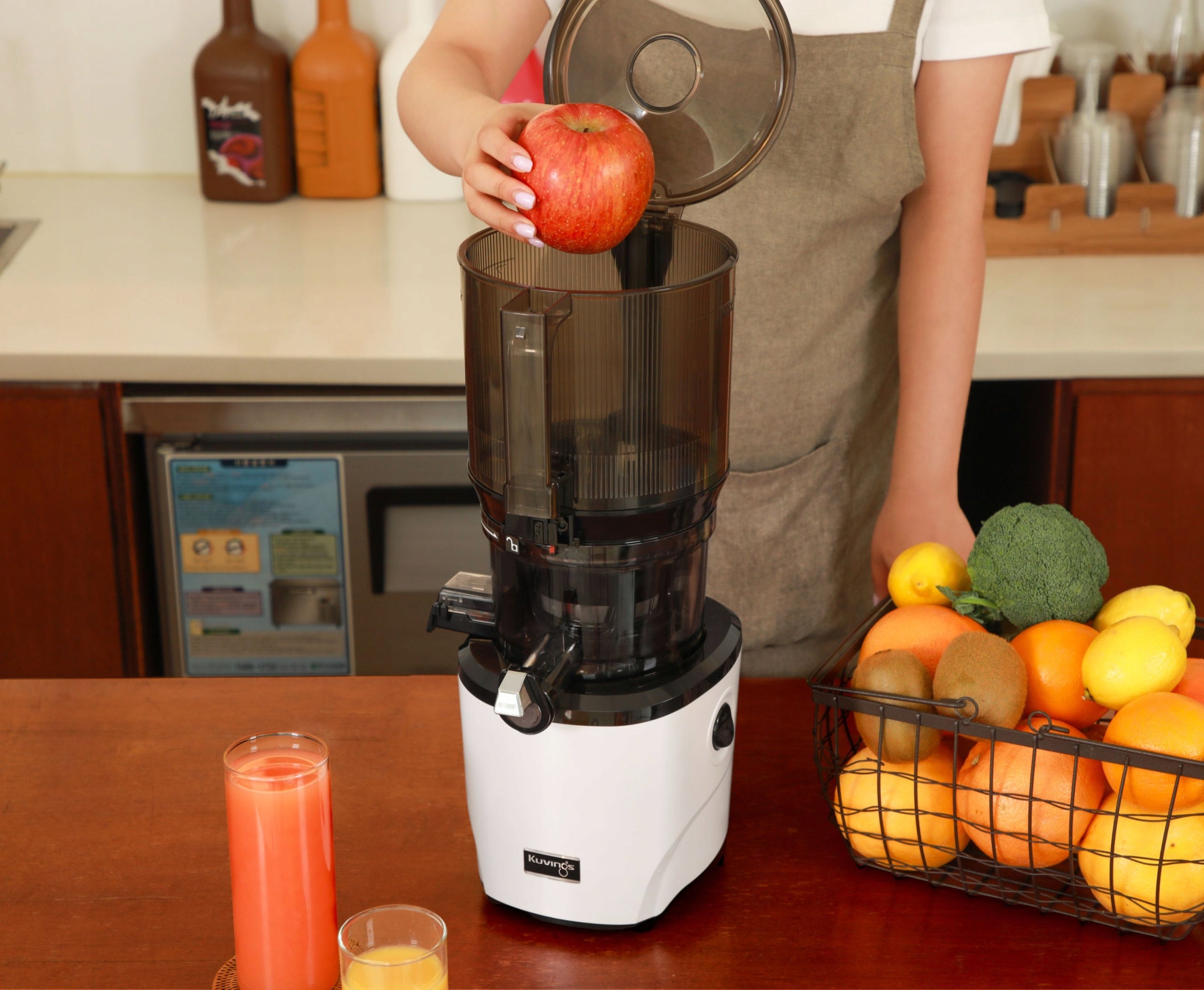 KUVINGS AUTO10S Slow juicer for vegetable fruit juices + GIFT Manufacturer code (WHITE_M)