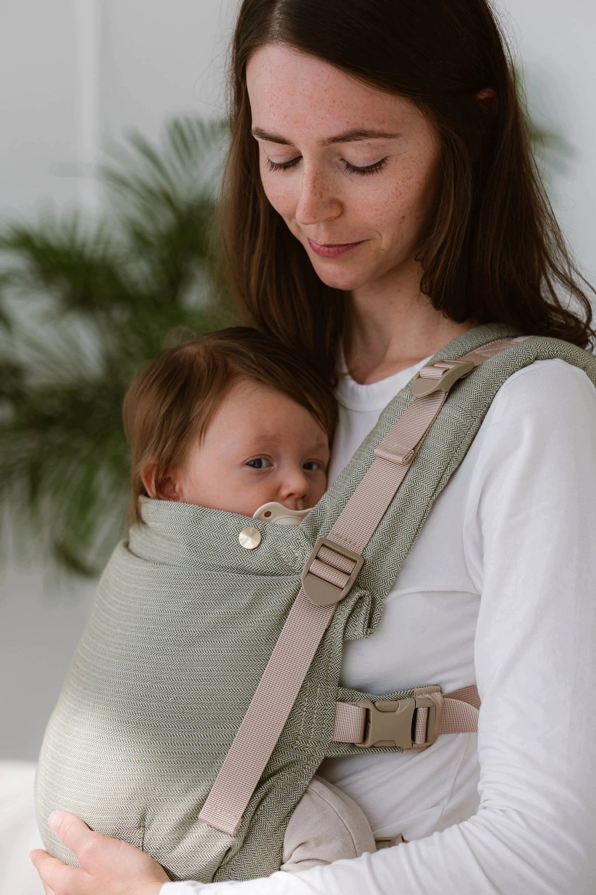 Kavka multi-age PRO olive twill bamboo GOLD - adjustable buckle carrier Manufacturer code 5907783048357