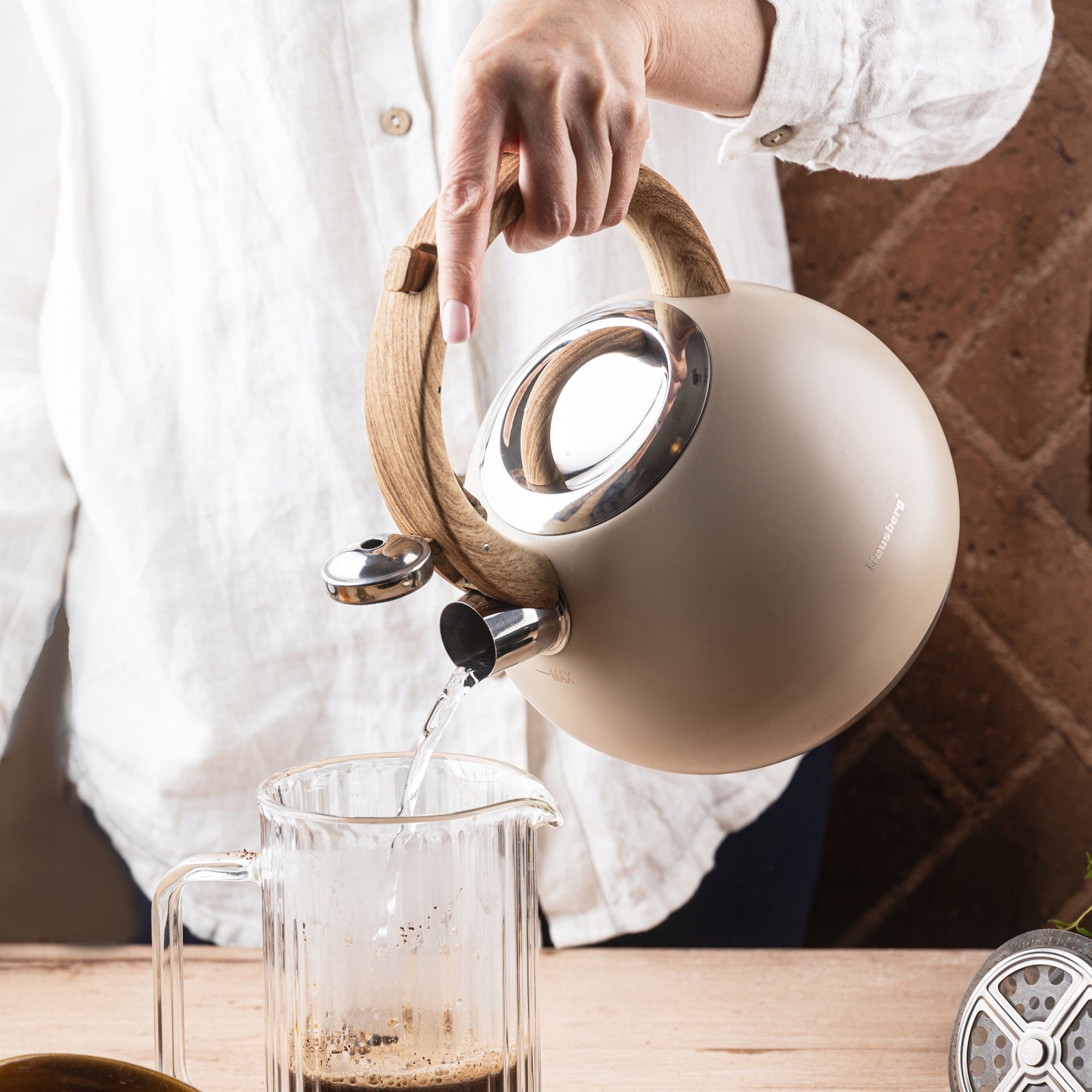Kettle Klausberg KB-7956 3L induction stainless steel whistle beige wood EAN (GTIN) 5908287279568