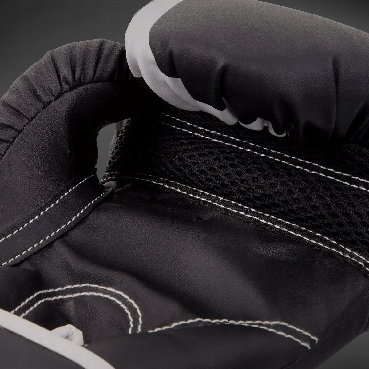 Kids boxing gloves Venum Challenger 2.0 Kids VENUM-03089-001 bla Brand Venum