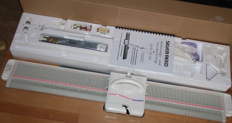 Knitting machine Silver Reed LK150 Packaging status original