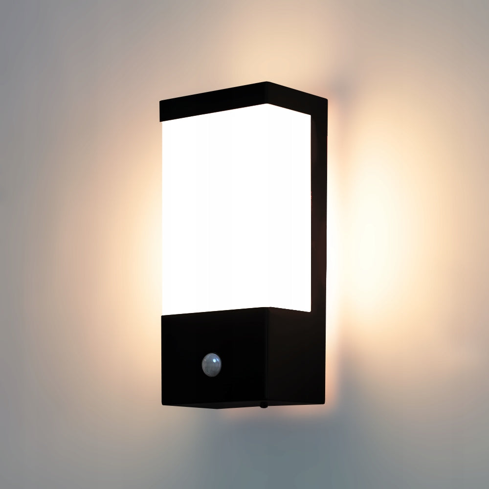 LAMP WITH MOTION AND DUSK SENSOR OUTDOOR WALL LAMP FOR LED E27 Packaging status original