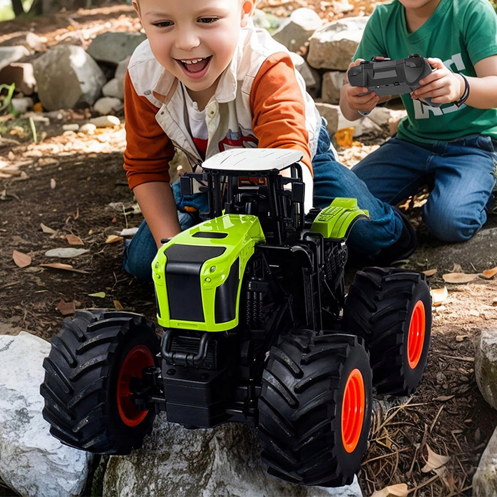 LARGE TRACTOR REMOTE CONTROLLED TRACTOR WITH REMOTE CONTROL GIFT Packaging status original